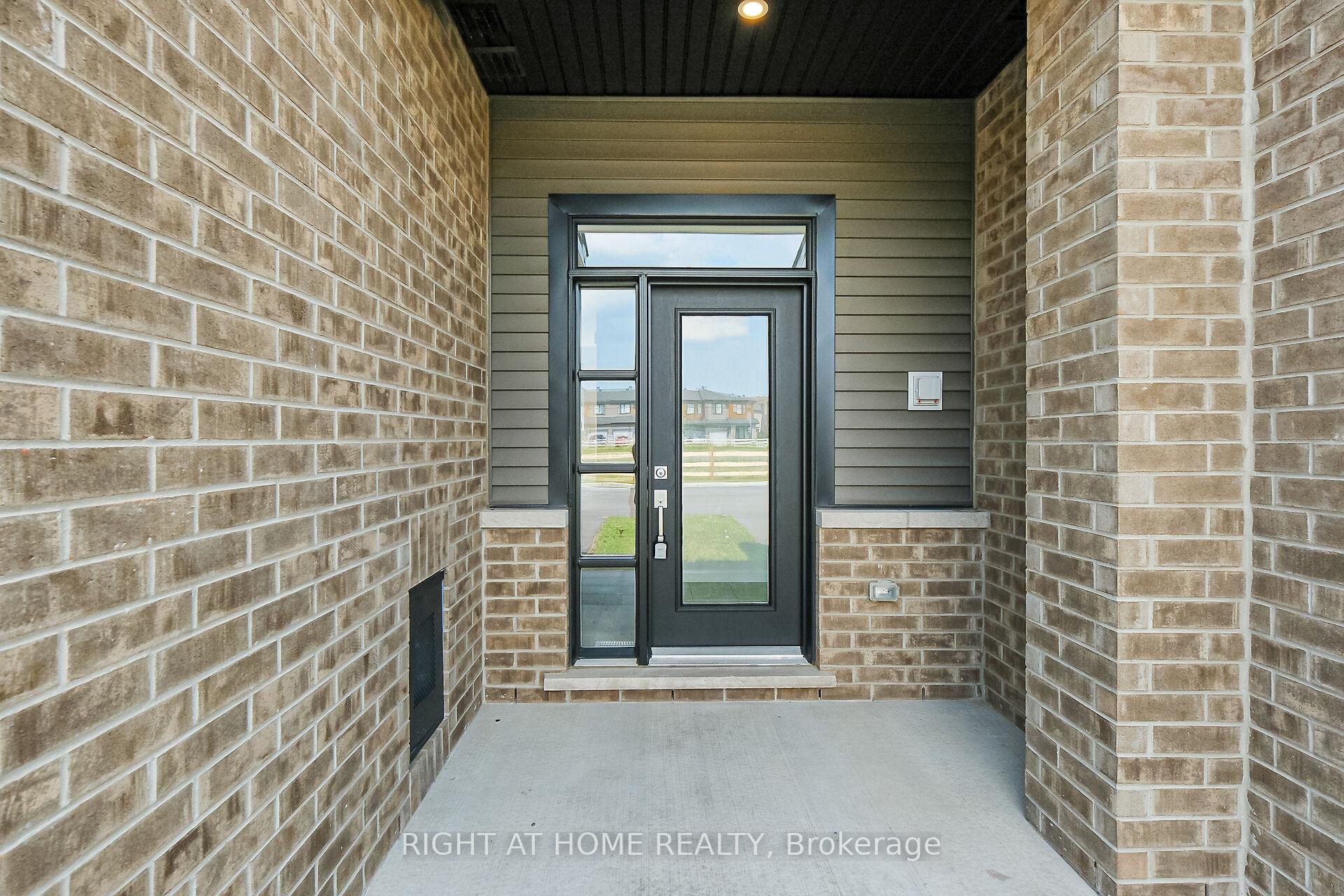 Photo 3 of 958 Athenry Court, Ottawa, Barrhaven - Half Moon Bay — HOMEH