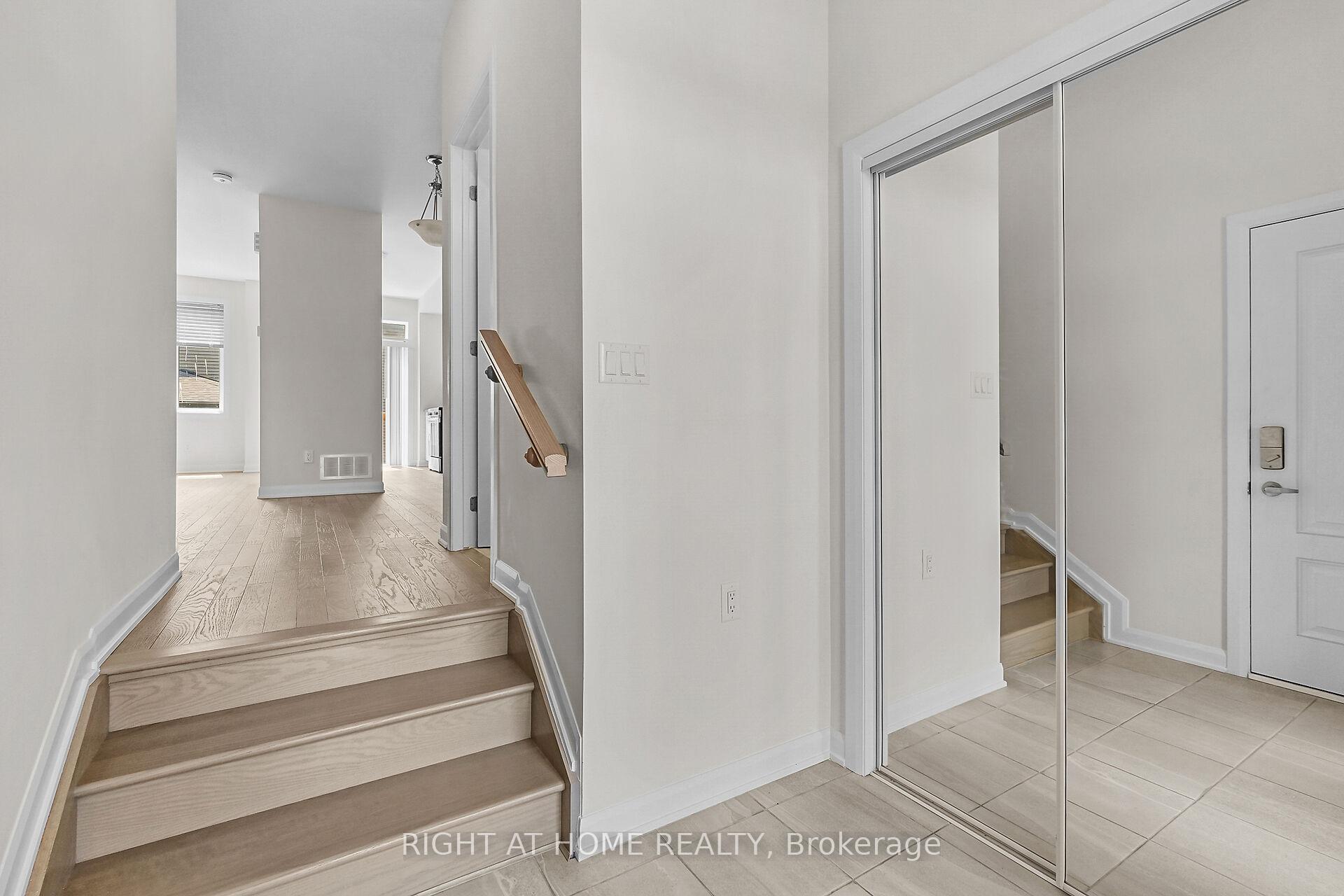 Photo 6 of 958 Athenry Court, Ottawa, Barrhaven - Half Moon Bay — HOMEH