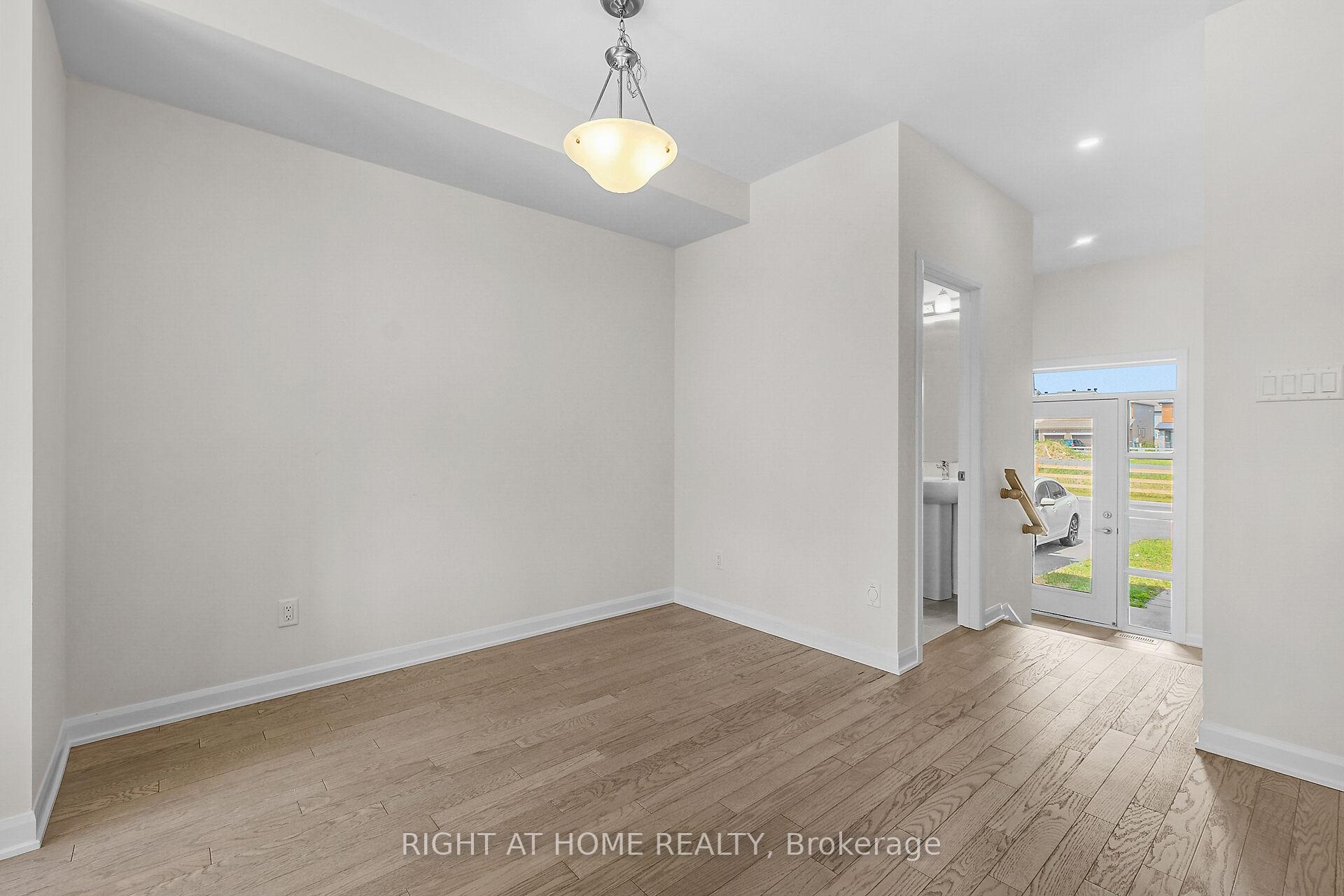 Photo 9 of 958 Athenry Court, Ottawa, Barrhaven - Half Moon Bay — HOMEH