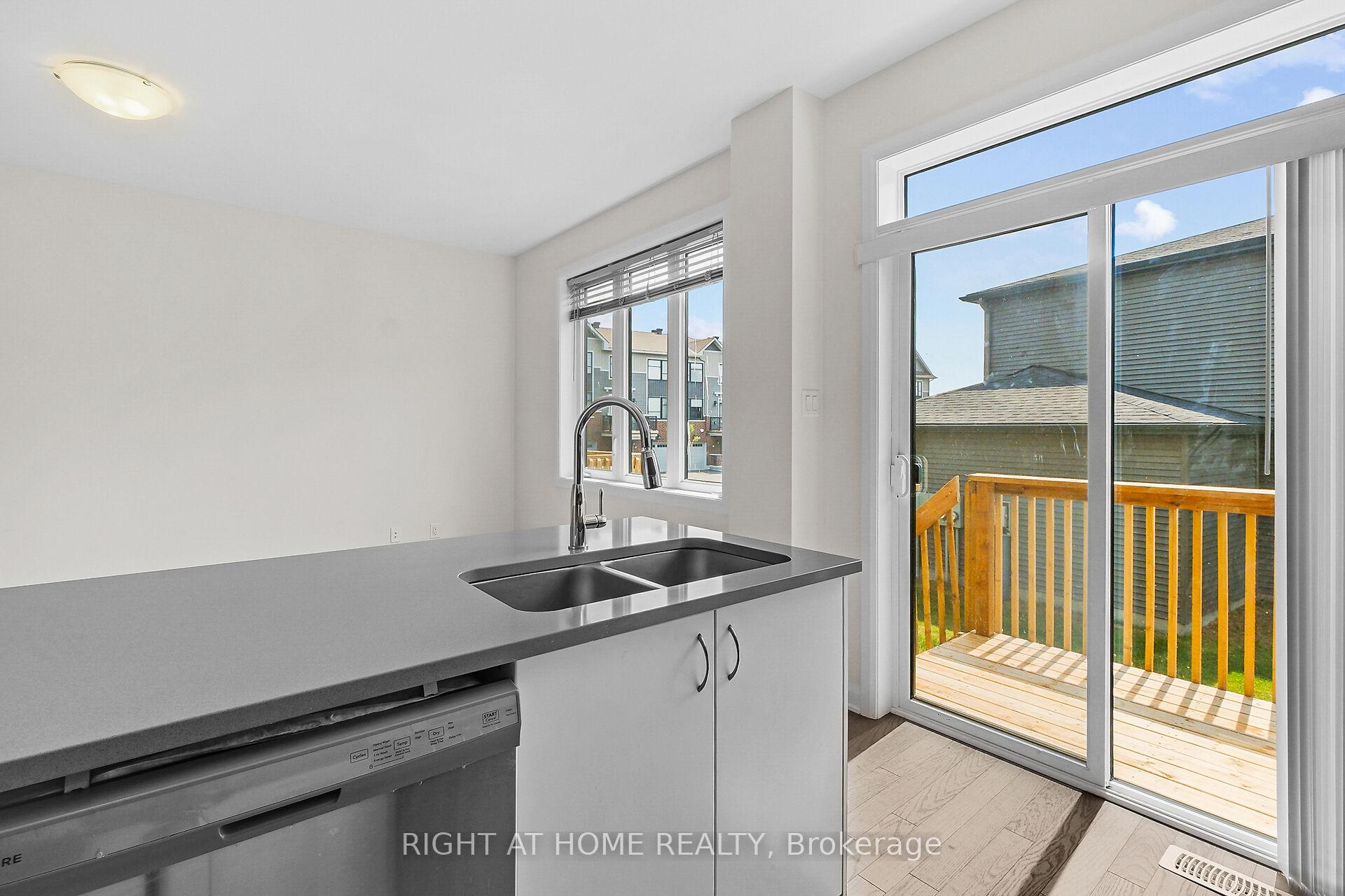Photo 23 of 958 Athenry Court, Ottawa, Barrhaven - Half Moon Bay — HOMEH