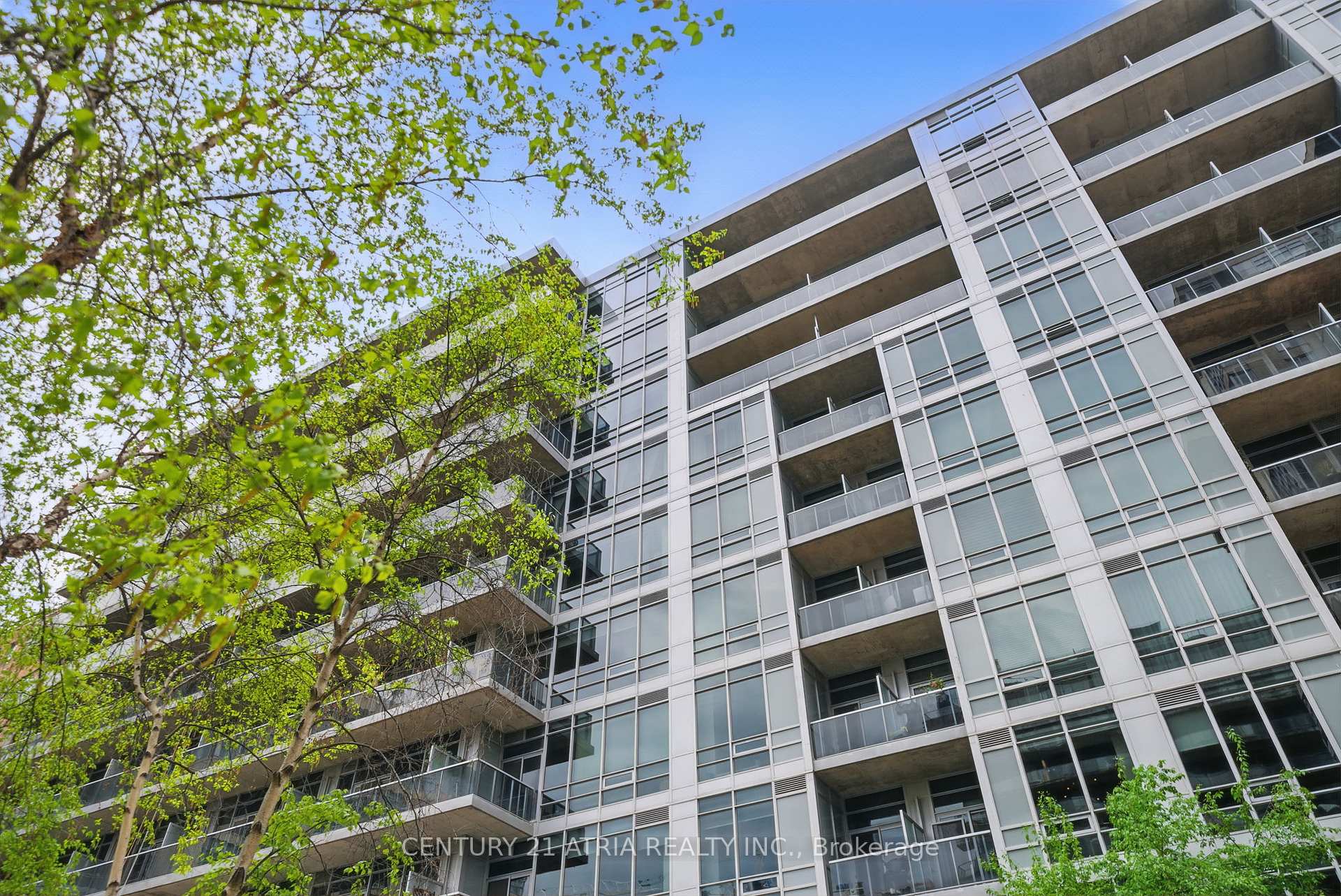Front of Unit 1007, 399 Adelaide Street W