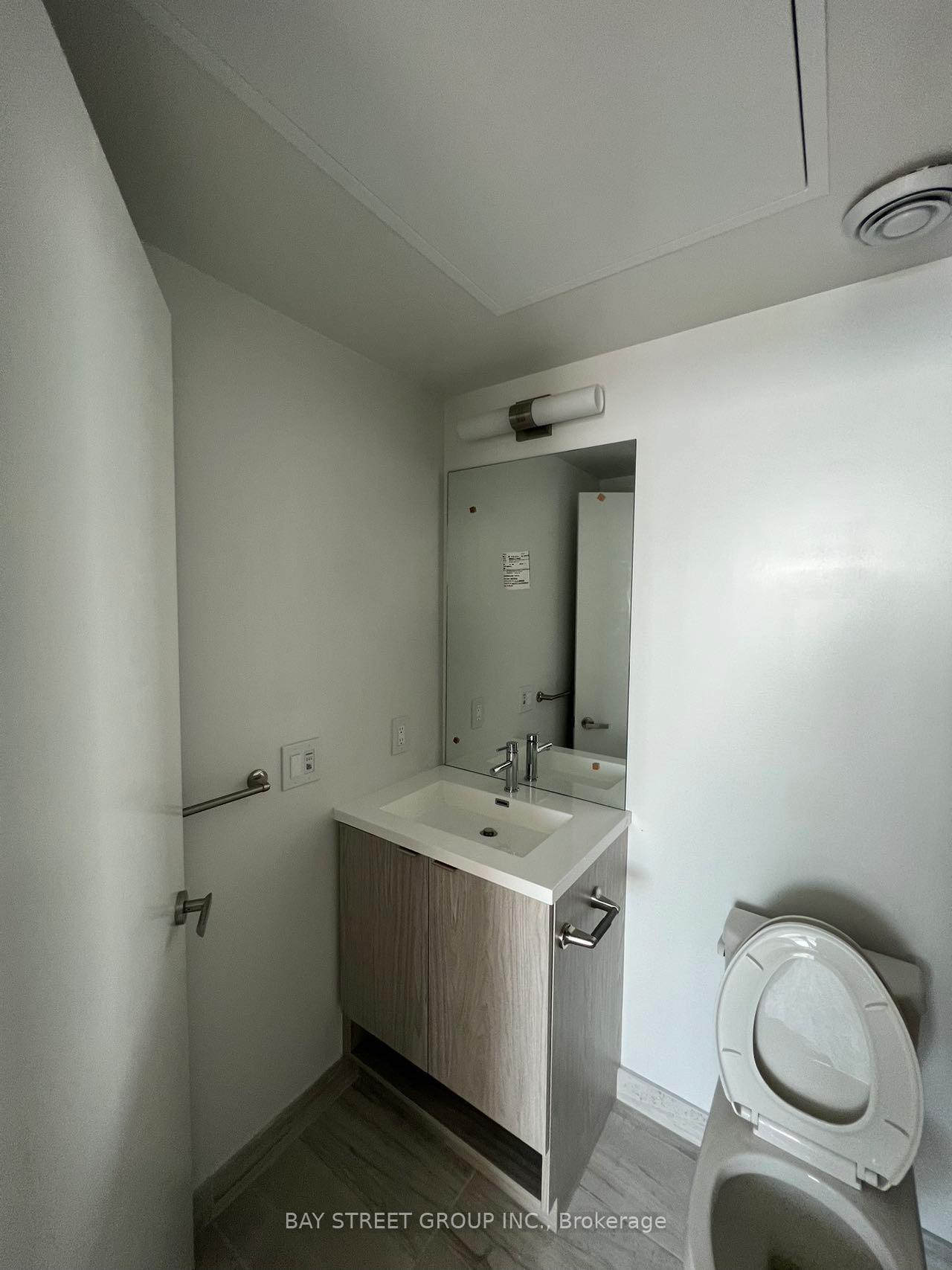 Photo 10 of Unit 7110, 55 Cooper Street, Toronto, Waterfront Communities — HOMEH