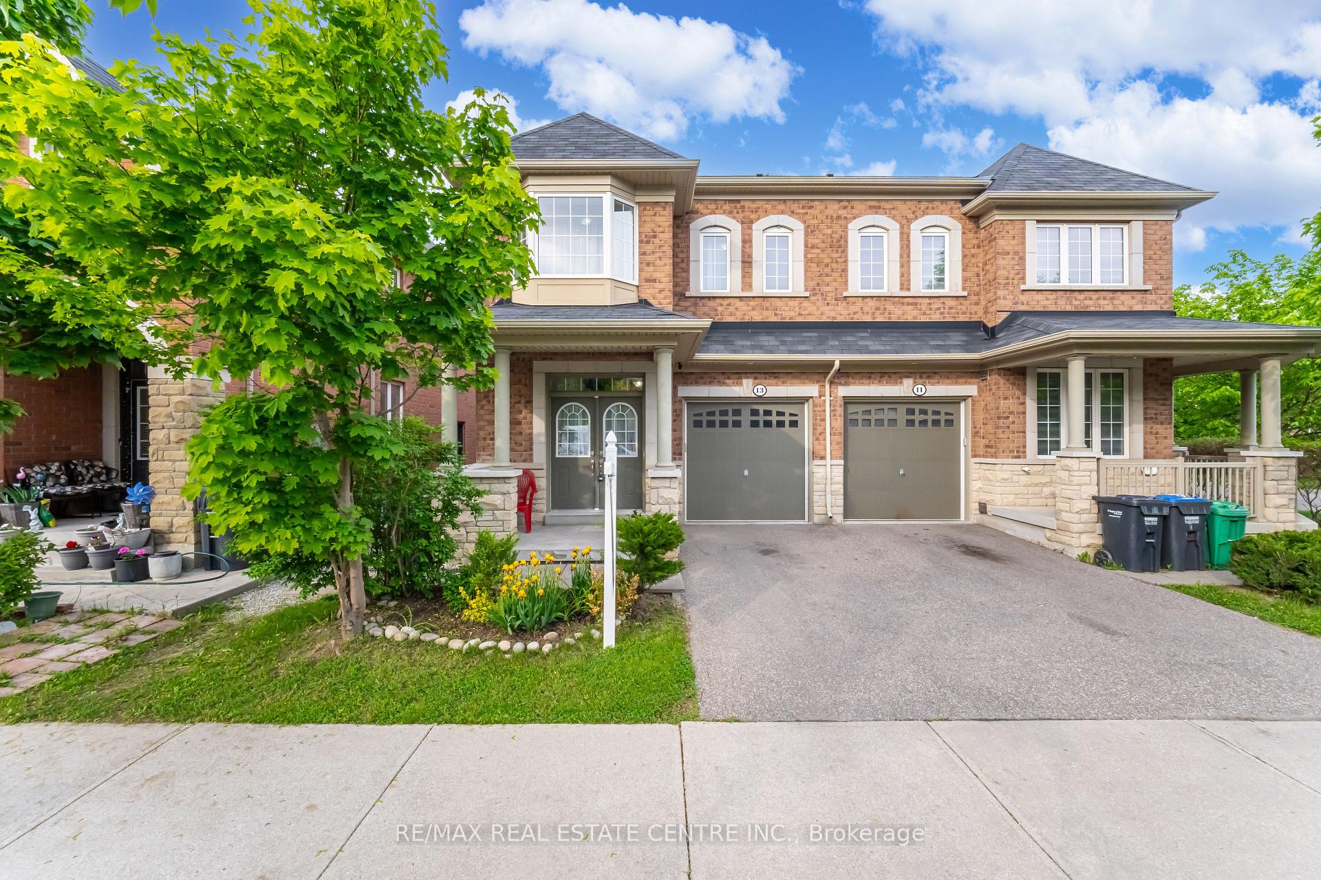 Photo 14 of 13 Loftsmoor Drive, Brampton, Sandringham-Wellington — HOMEH