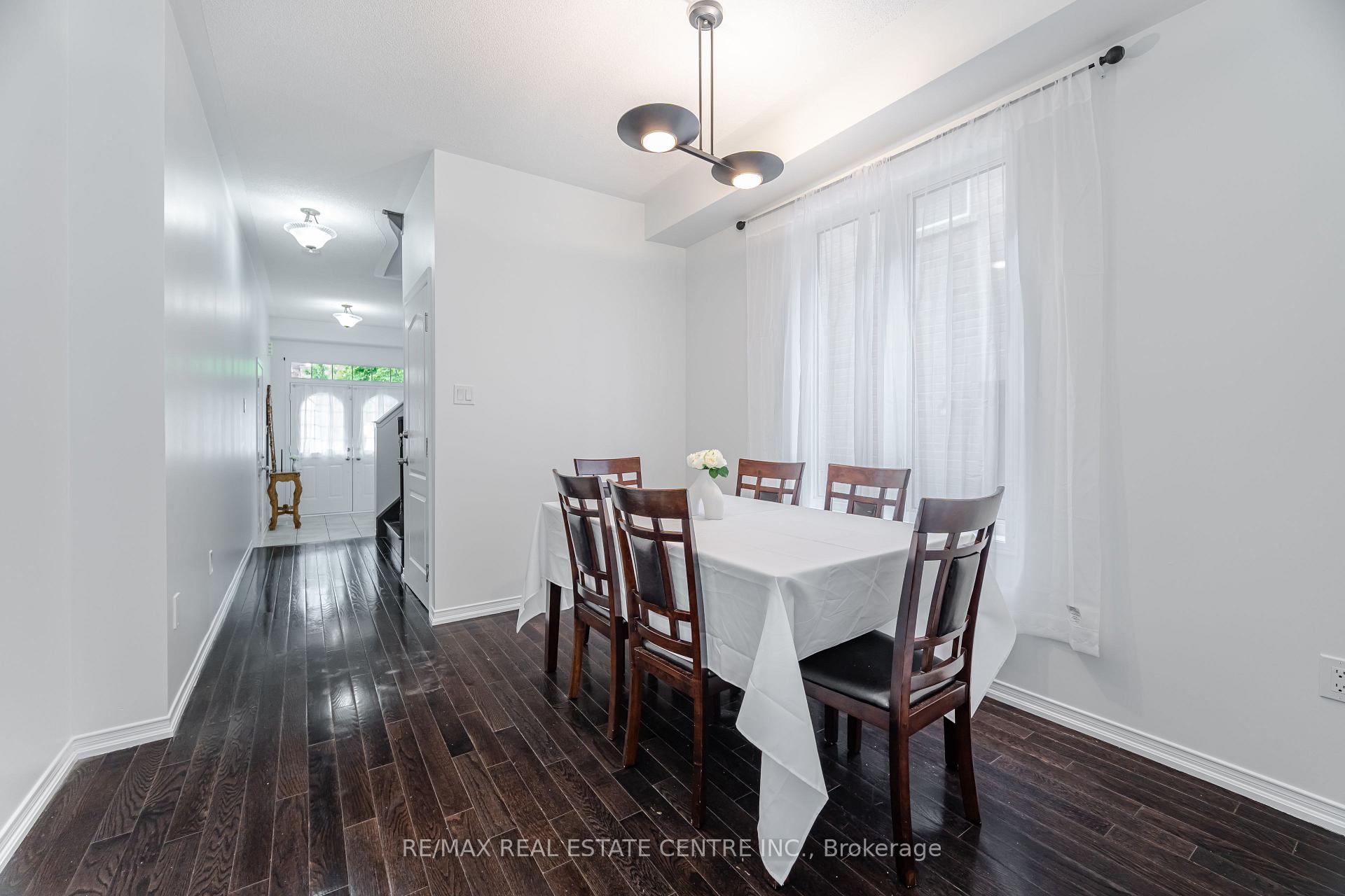 Photo 5 of 13 Loftsmoor Drive, Brampton, Sandringham-Wellington — HOMEH