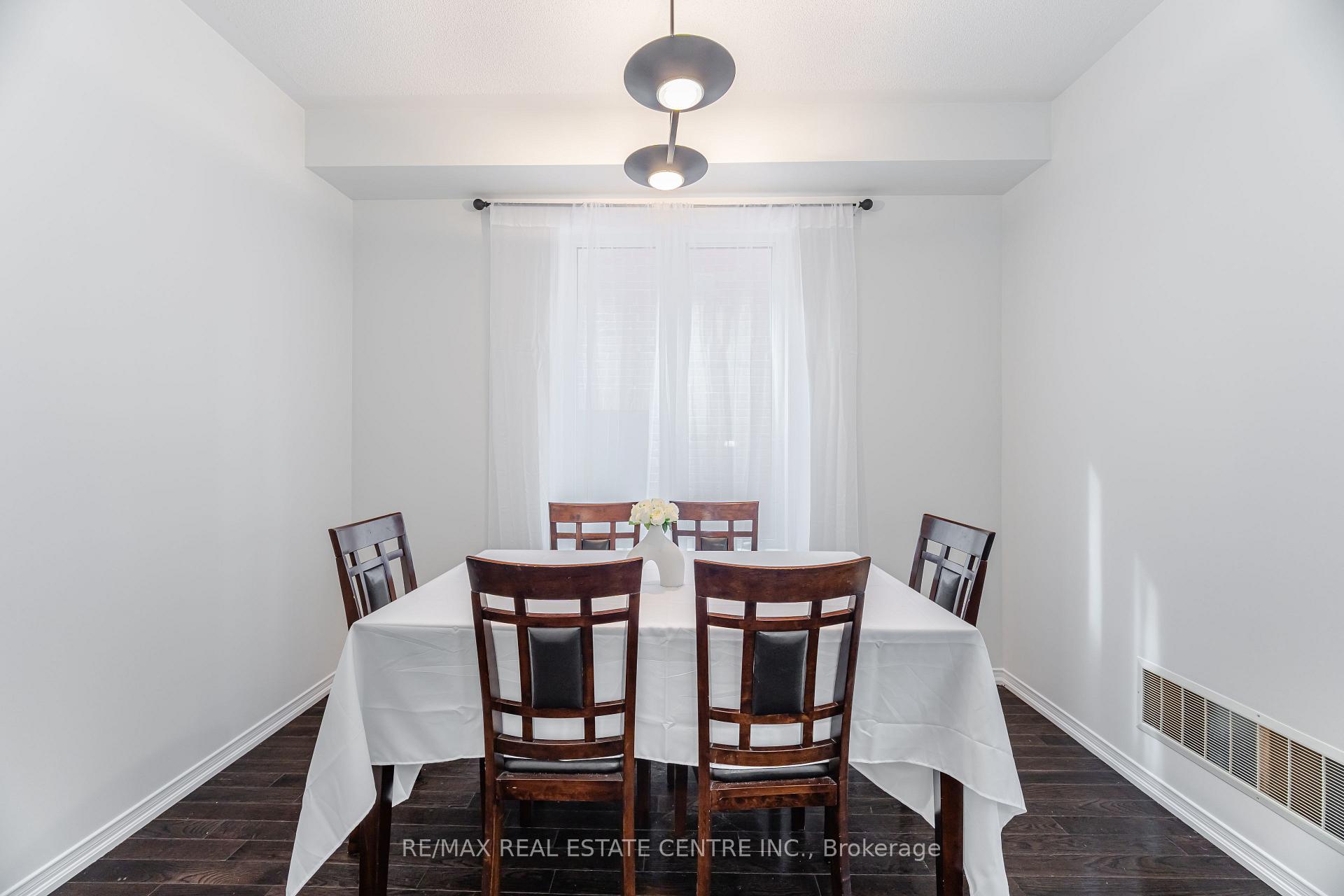 Photo 8 of 13 Loftsmoor Drive, Brampton, Sandringham-Wellington — HOMEH