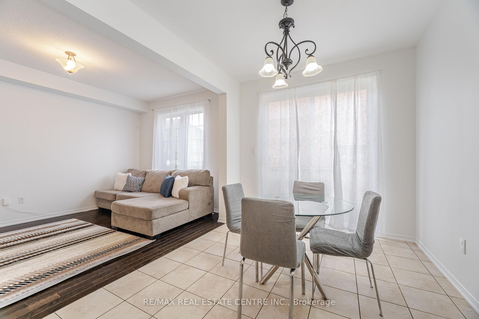 Photo 15 of 13 Loftsmoor Drive, Brampton, Sandringham-Wellington — HOMEH