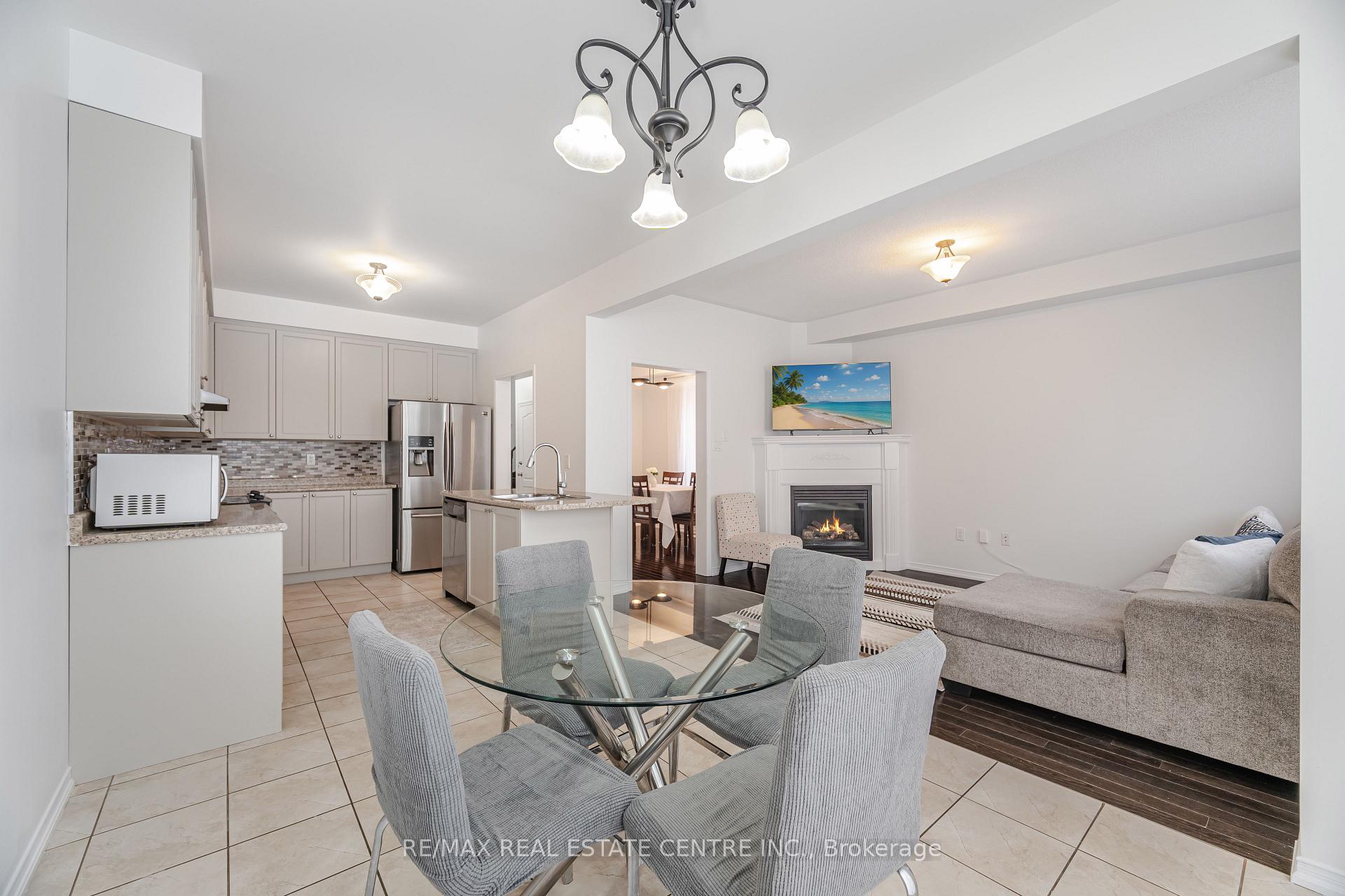 Photo 16 of 13 Loftsmoor Drive, Brampton, Sandringham-Wellington — HOMEH