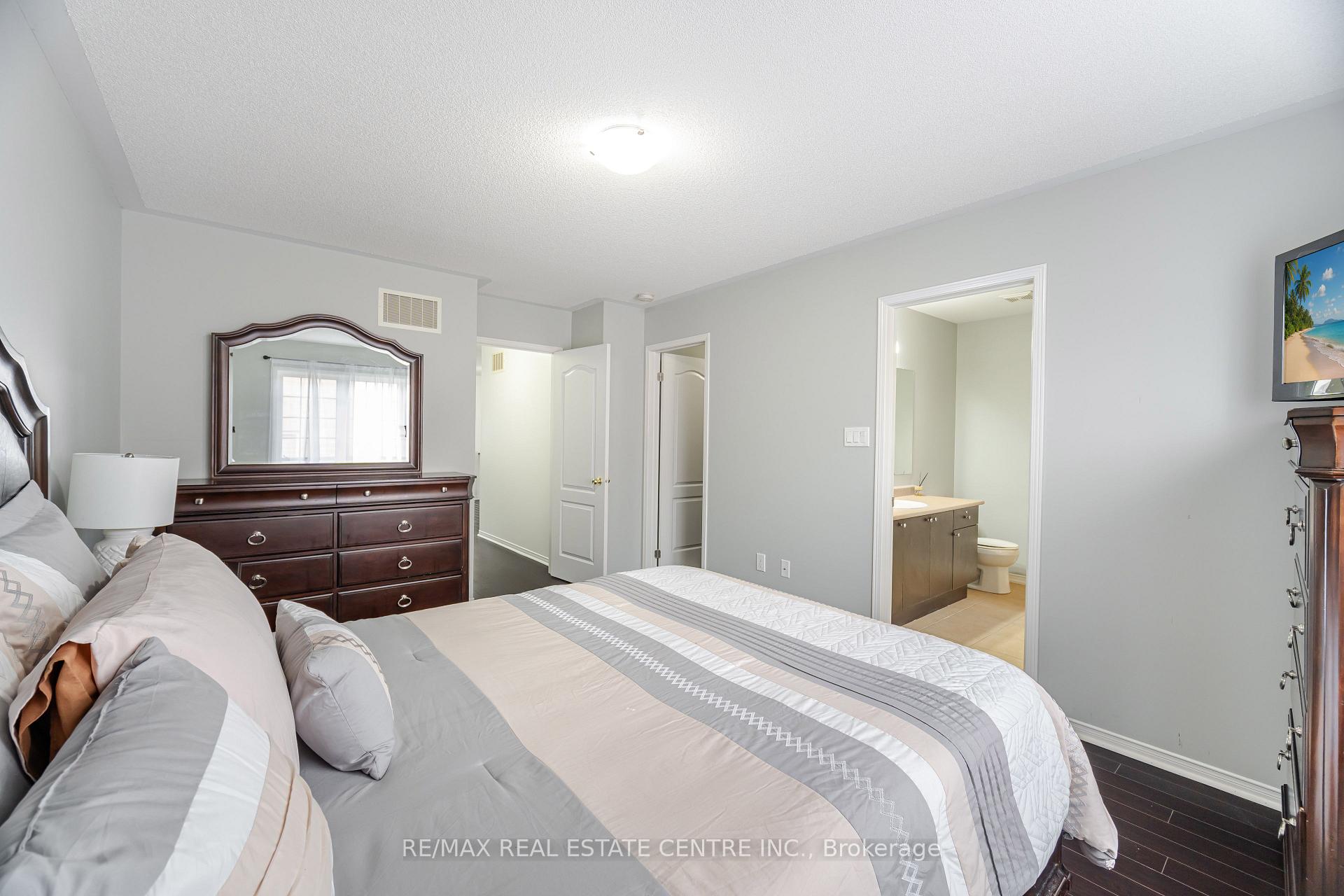 Photo 25 of 13 Loftsmoor Drive, Brampton, Sandringham-Wellington — HOMEH