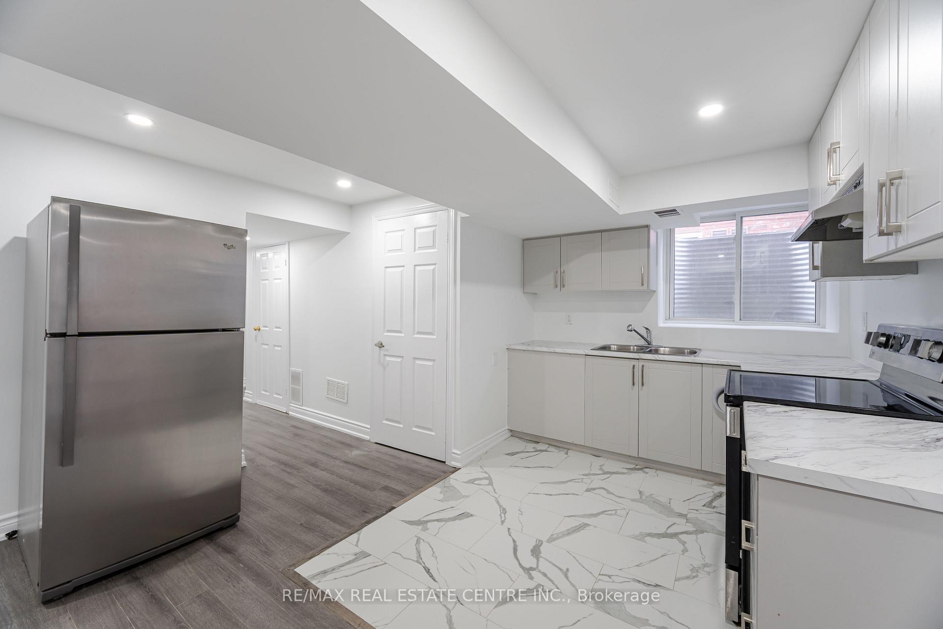 Photo 32 of 13 Loftsmoor Drive, Brampton, Sandringham-Wellington — HOMEH