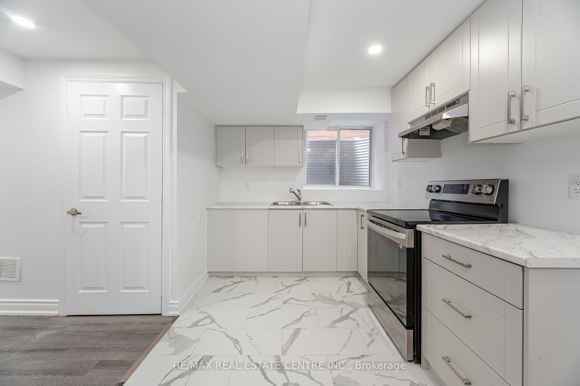 Photo 22 of 13 Loftsmoor Drive, Brampton, Sandringham-Wellington — HOMEH