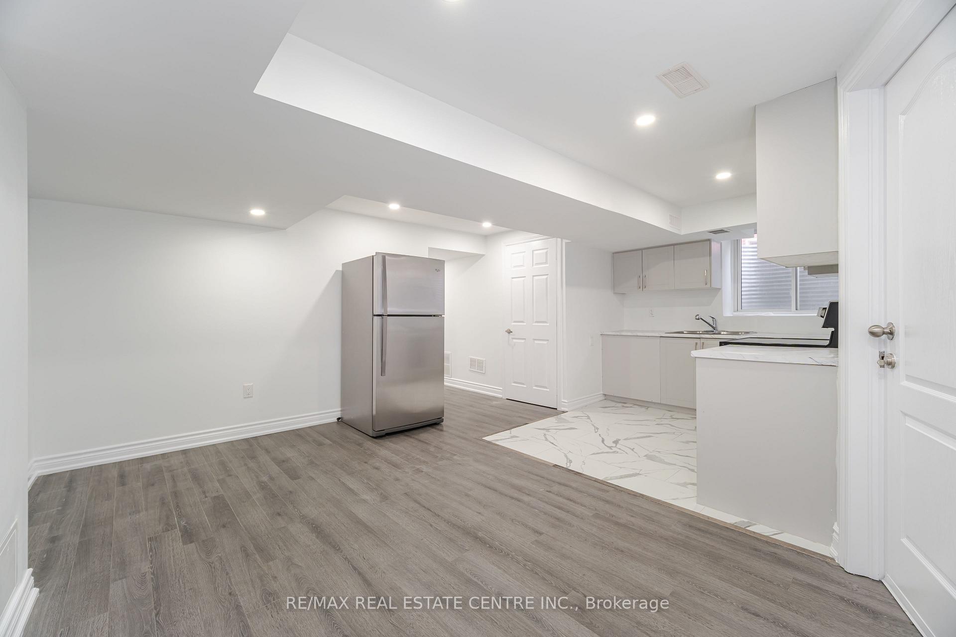 Photo 30 of 13 Loftsmoor Drive, Brampton, Sandringham-Wellington — HOMEH