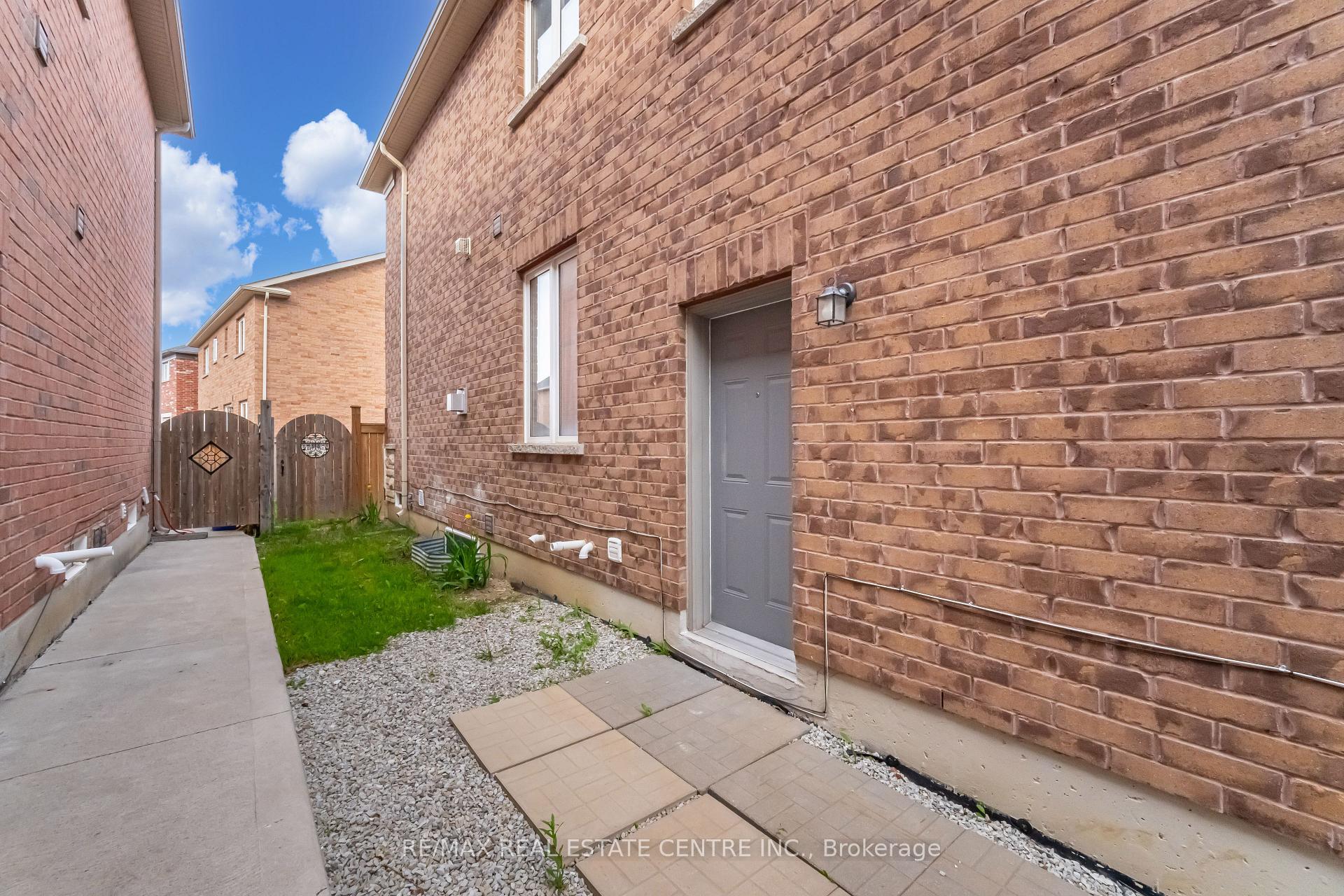 Photo 41 of 13 Loftsmoor Drive, Brampton, Sandringham-Wellington — HOMEH