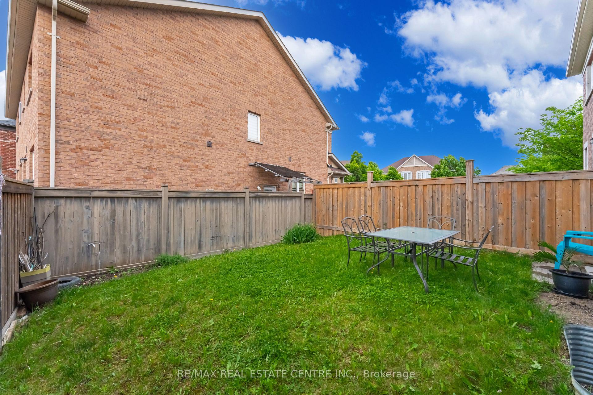 Photo 43 of 13 Loftsmoor Drive, Brampton, Sandringham-Wellington — HOMEH