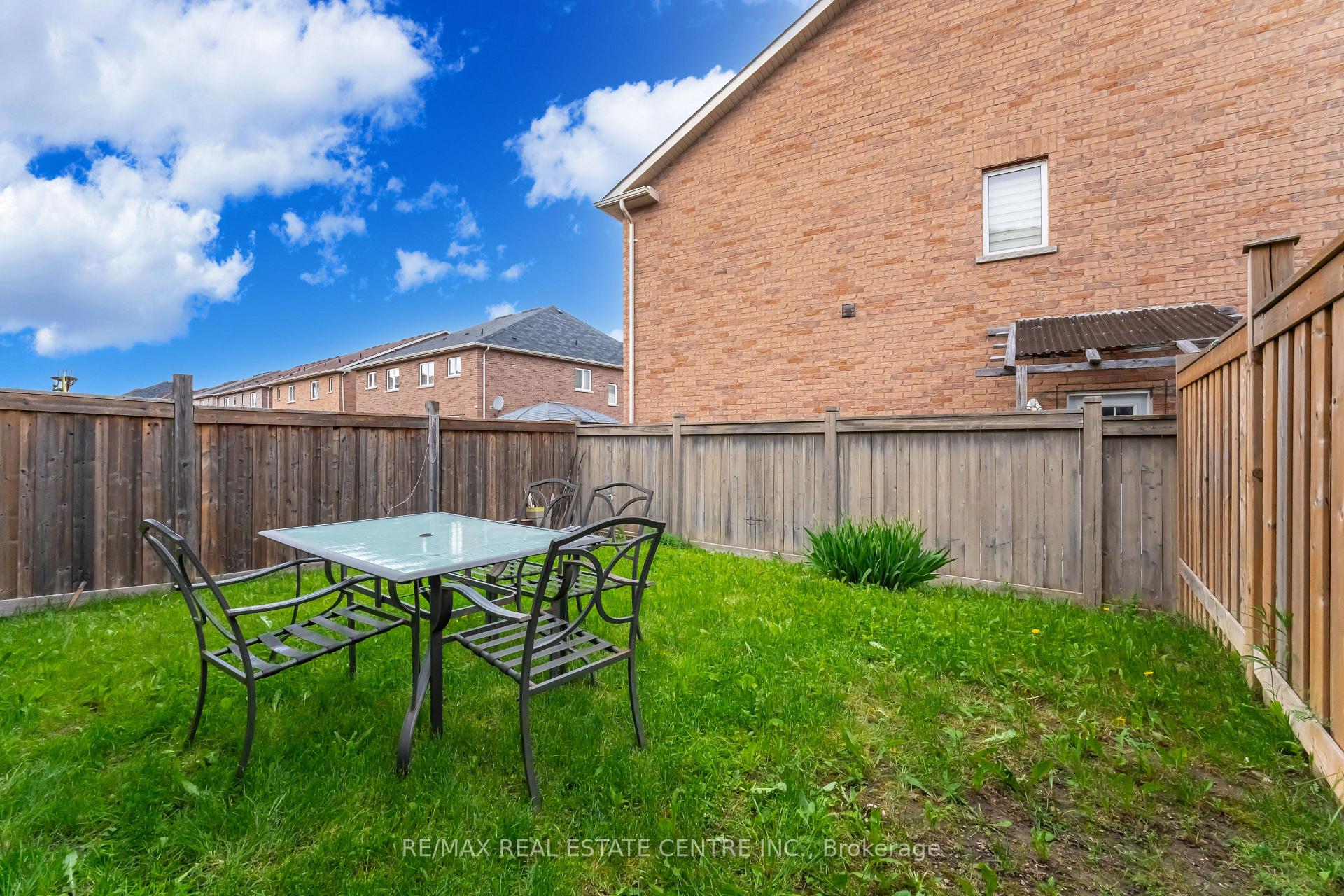 Photo 46 of 13 Loftsmoor Drive, Brampton, Sandringham-Wellington — HOMEH