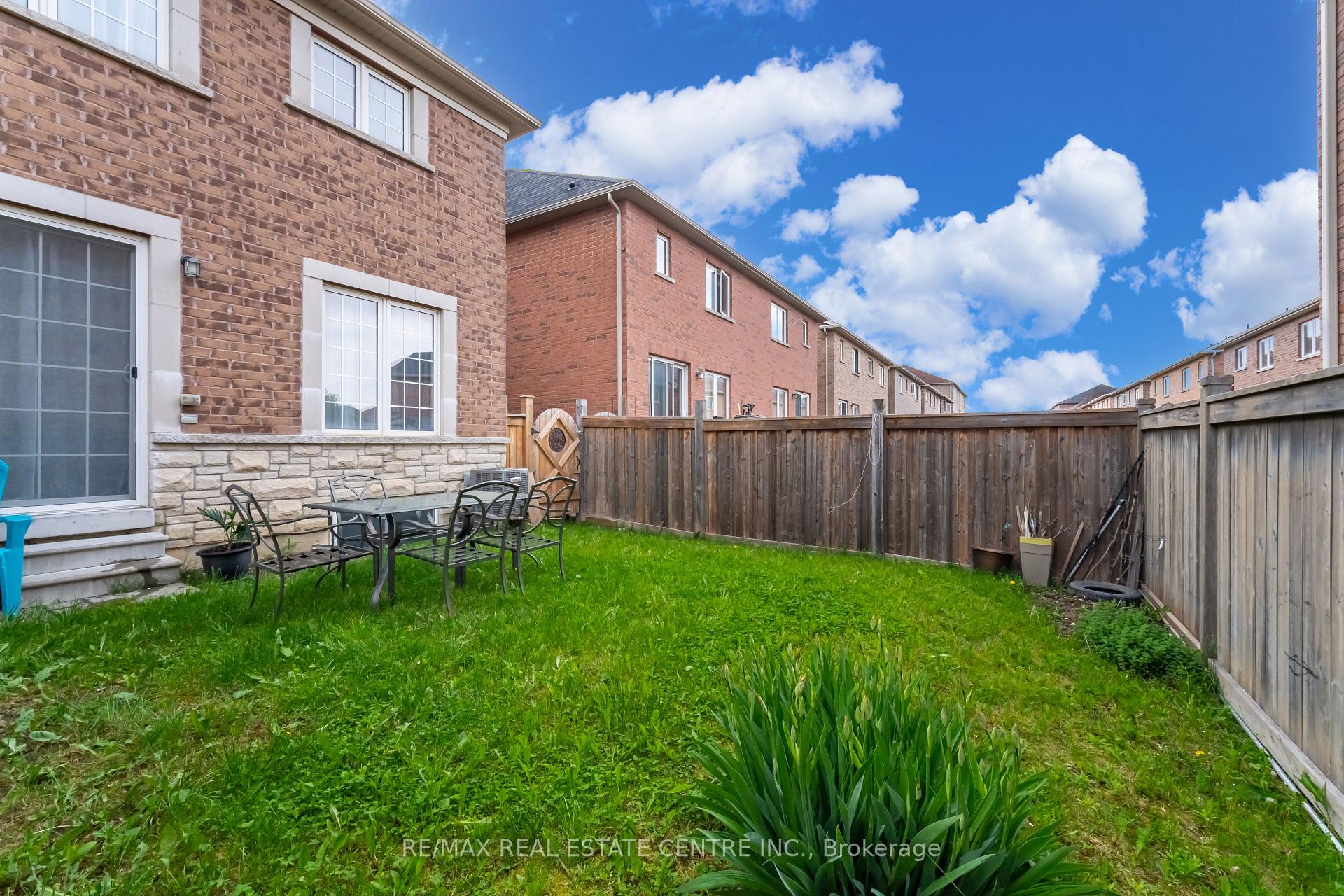 Photo 36 of 13 Loftsmoor Drive, Brampton, Sandringham-Wellington — HOMEH