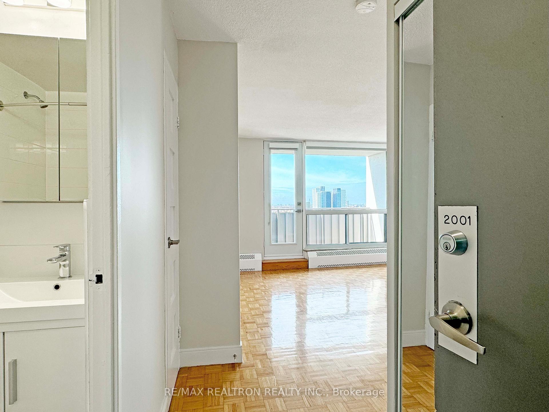 Photo 22 of Unit 2001, 666 Spadina Avenue, Toronto, University — HOMEH