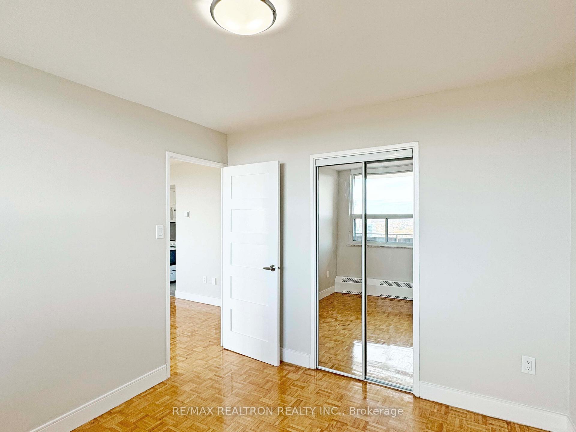 Photo 20 of Unit 2001, 666 Spadina Avenue, Toronto, University — HOMEH