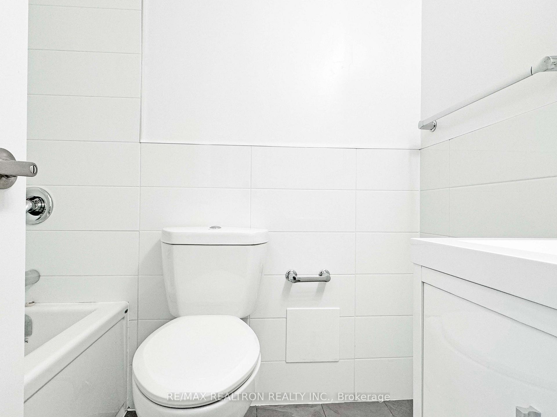 Photo 13 of Unit 2001, 666 Spadina Avenue, Toronto, University — HOMEH