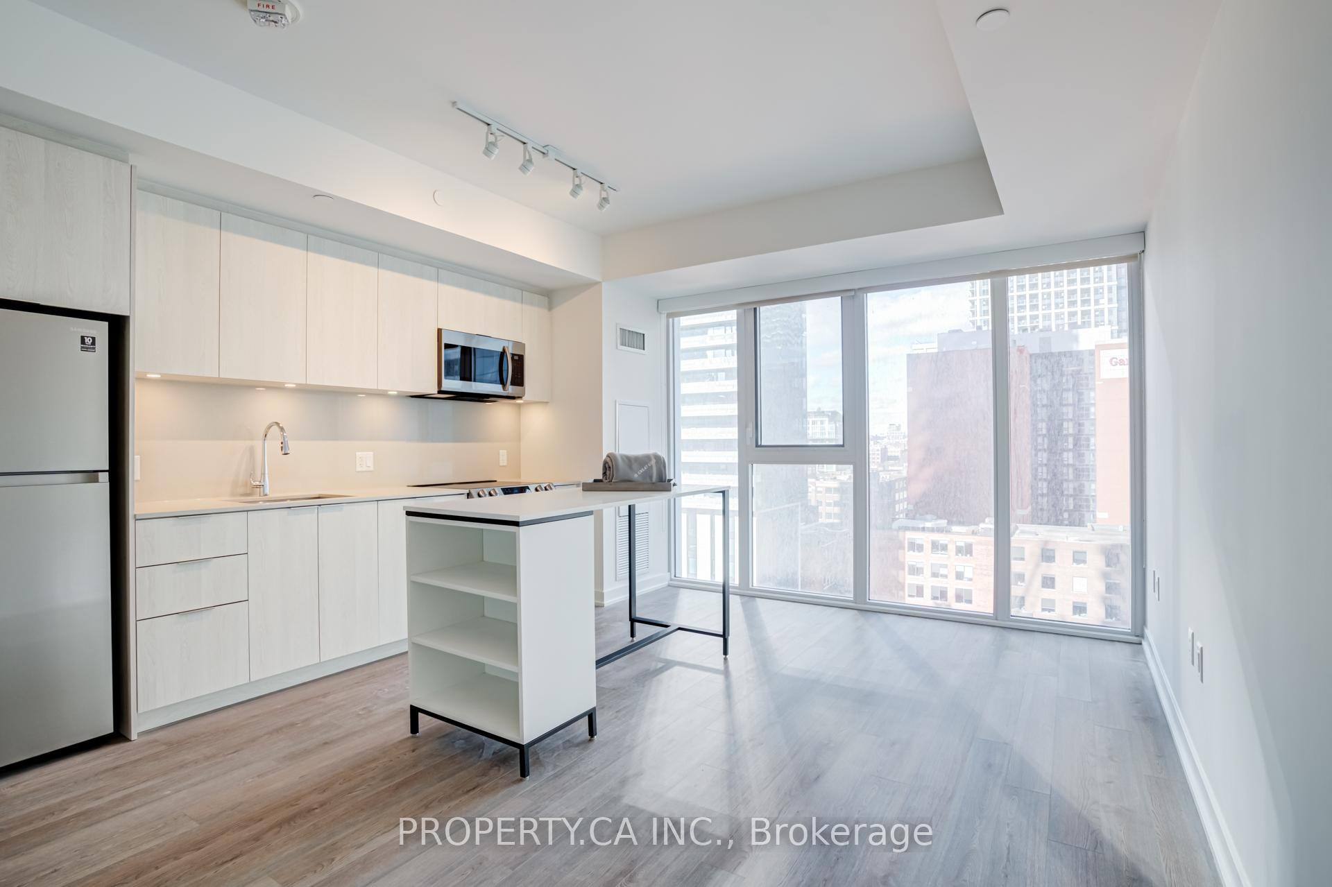 Photo 4 of Unit 801, 357 King Street W, Toronto, Waterfront Communities — HOMEH