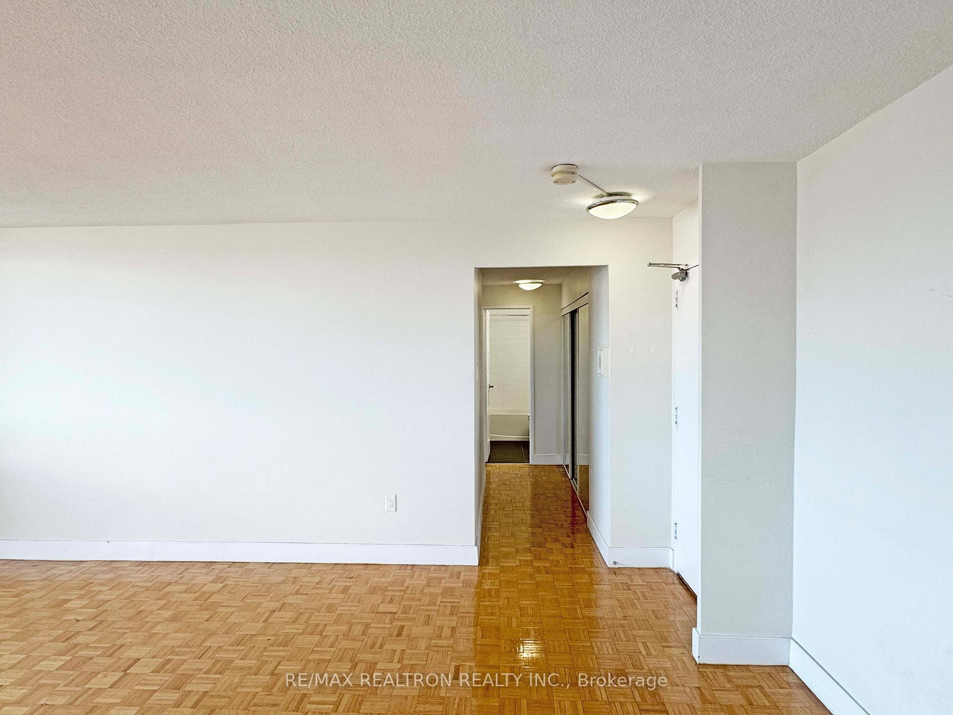 Photo 6 of Unit PH4, 666 Spadina Avenue, Toronto, University — HOMEH
