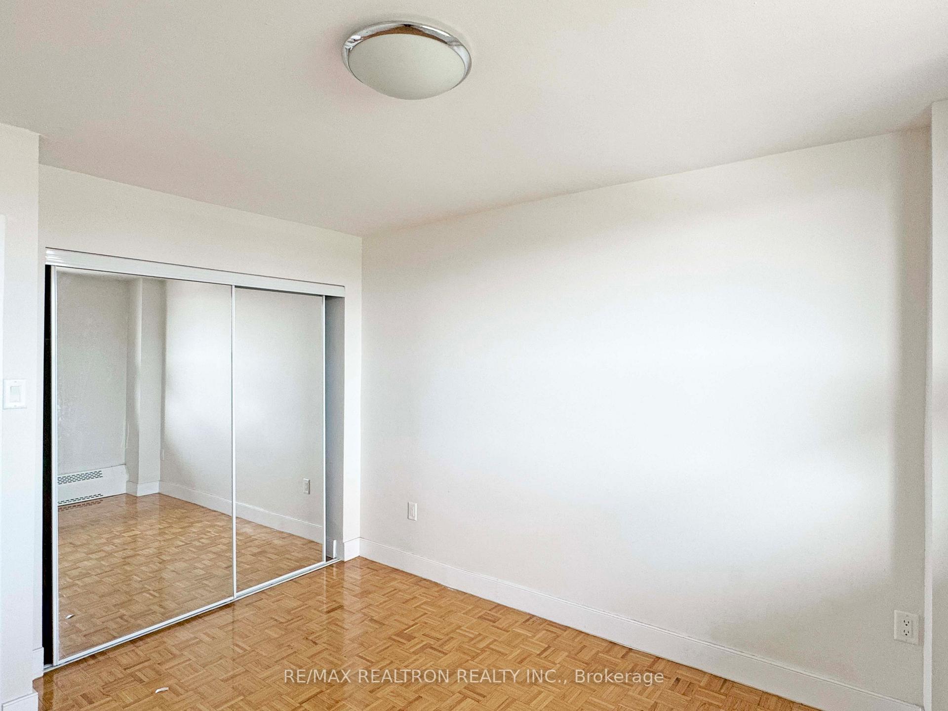 Photo 18 of Unit PH4, 666 Spadina Avenue, Toronto, University — HOMEH