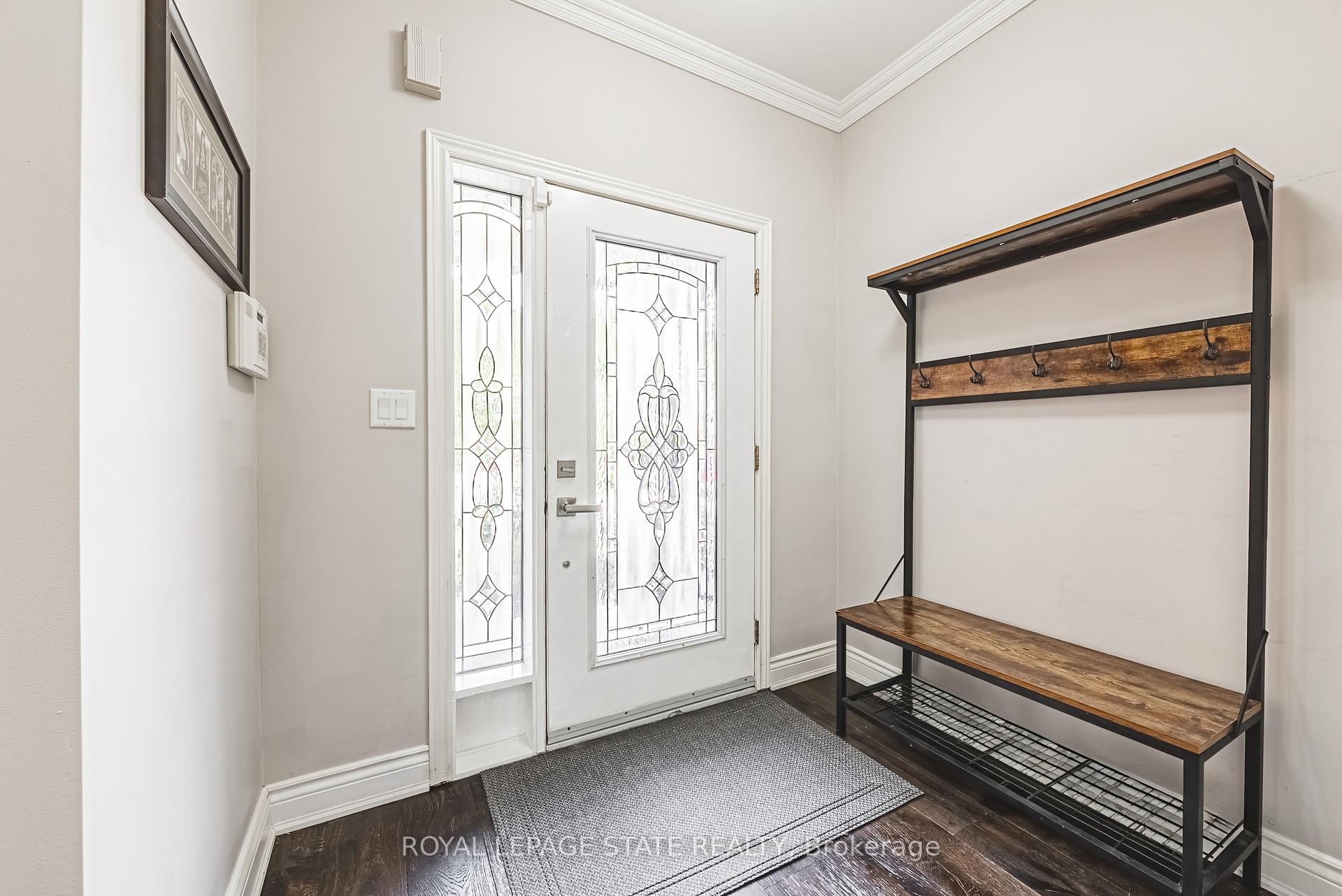 Photo 14 of 19 Gwyn Court, Hamilton, Dundas — HOMEH