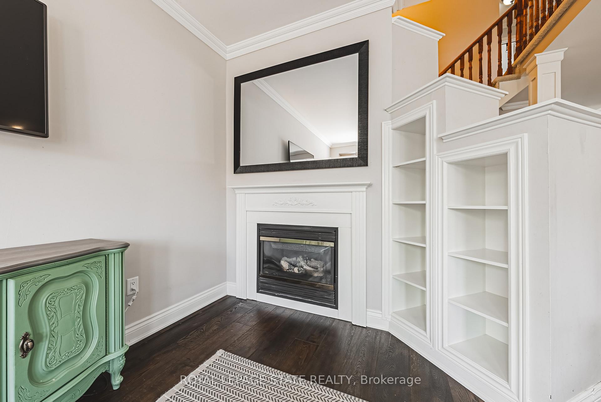 Photo 12 of 19 Gwyn Court, Hamilton, Dundas — HOMEH