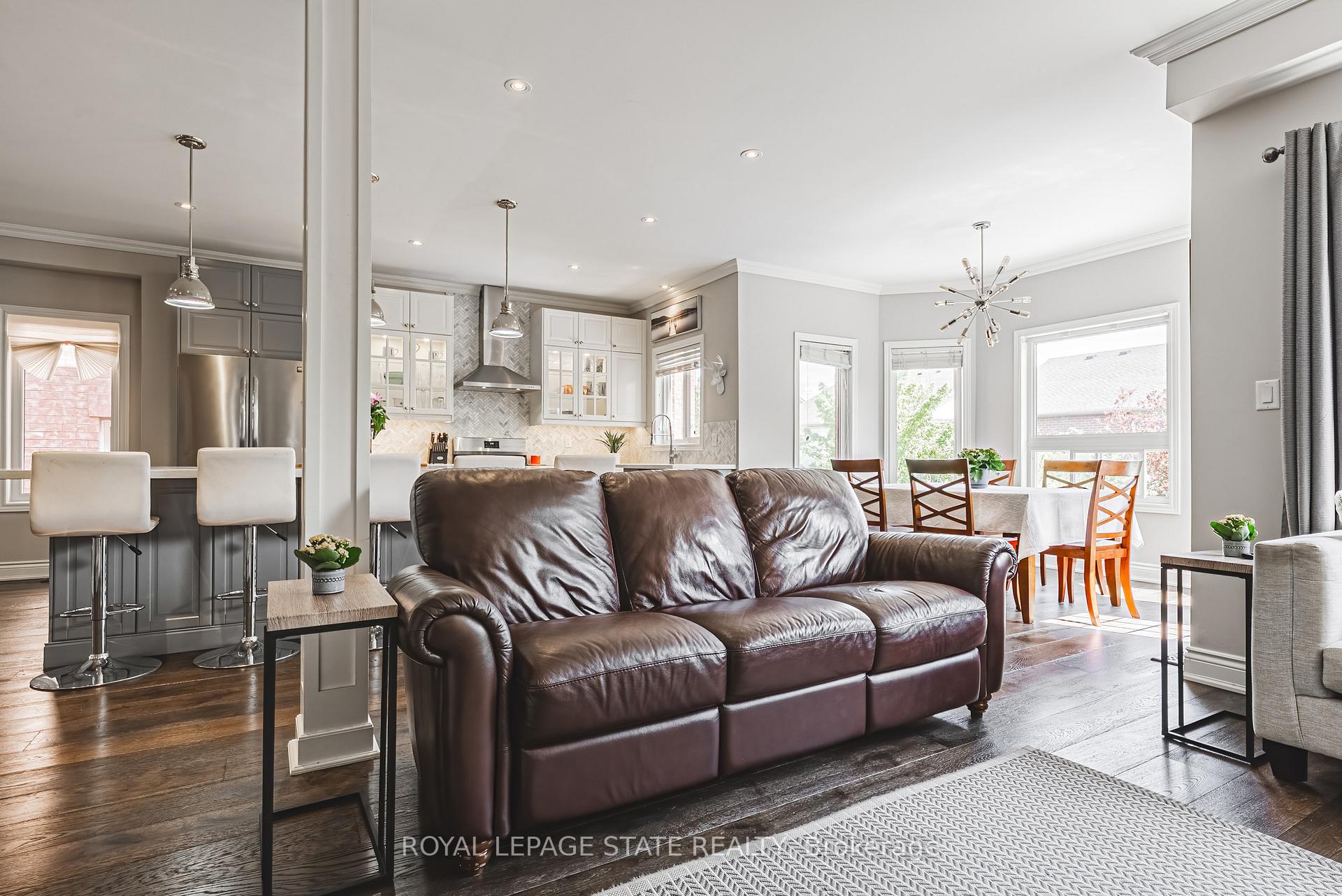 Photo 8 of 19 Gwyn Court, Hamilton, Dundas — HOMEH