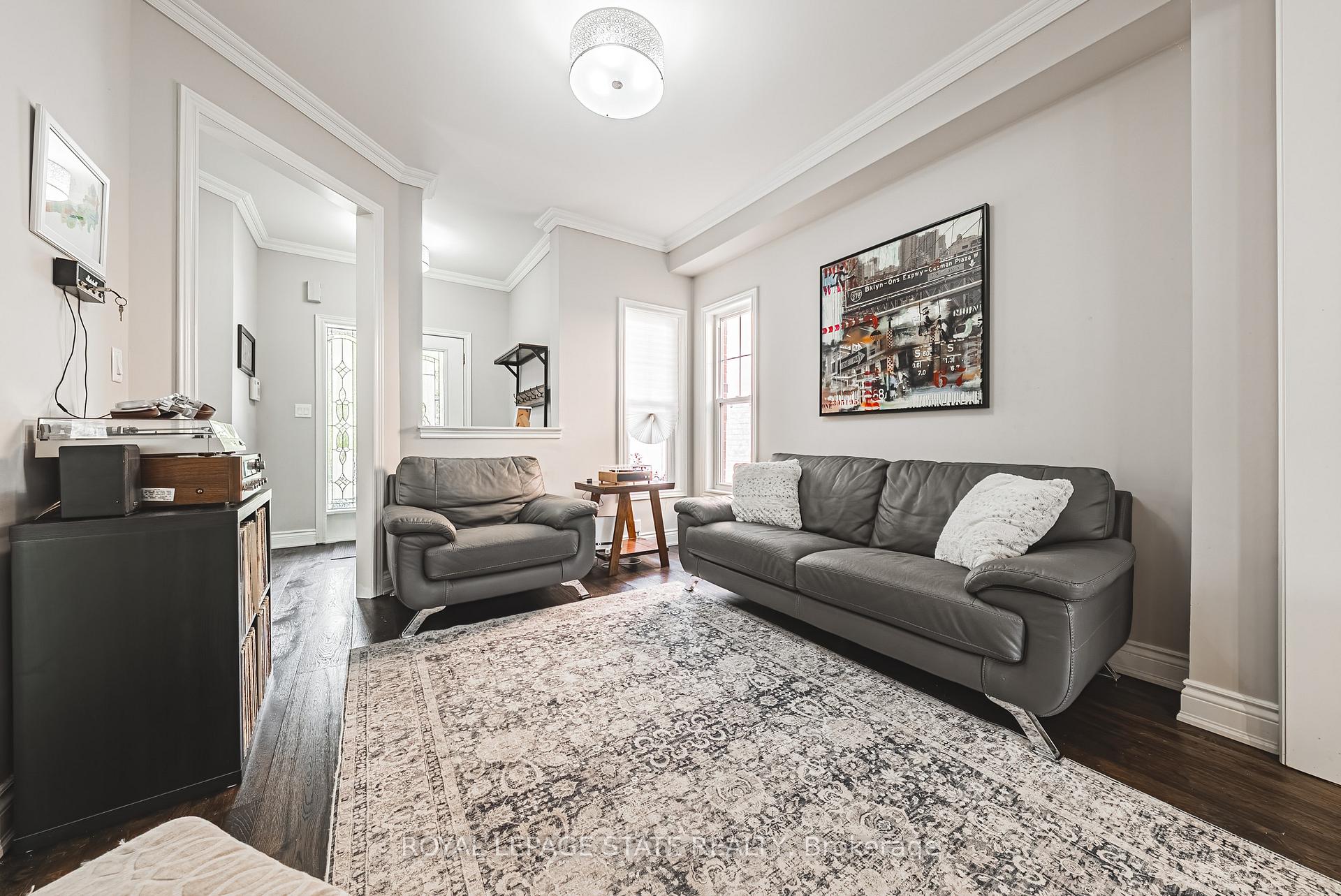 Photo 9 of 19 Gwyn Court, Hamilton, Dundas — HOMEH