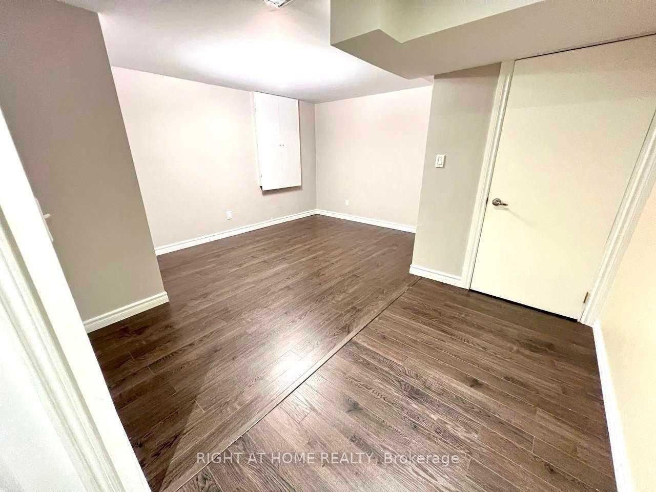 Photo 6 of 54 Limeridge (Basement) Street, Aurora, Bayview Wellington — HOMEH