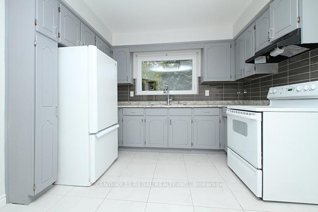 Photo 4 of 73 Osborne Avenue, Toronto, East End-Danforth — HOMEH