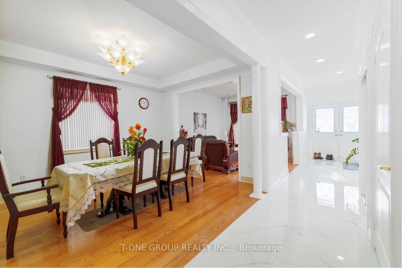 Photo 8 of 18 Yellow Pine Road, Brampton, Bram East — HOMEH