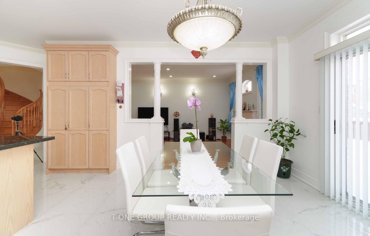 Photo 6 of 18 Yellow Pine Road, Brampton, Bram East — HOMEH