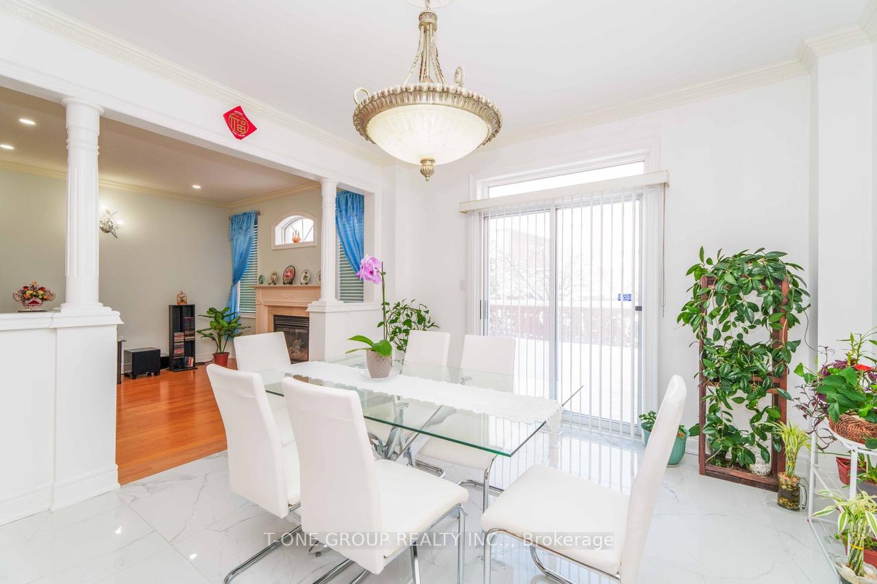 Photo 3 of 18 Yellow Pine Road, Brampton, Bram East — HOMEH