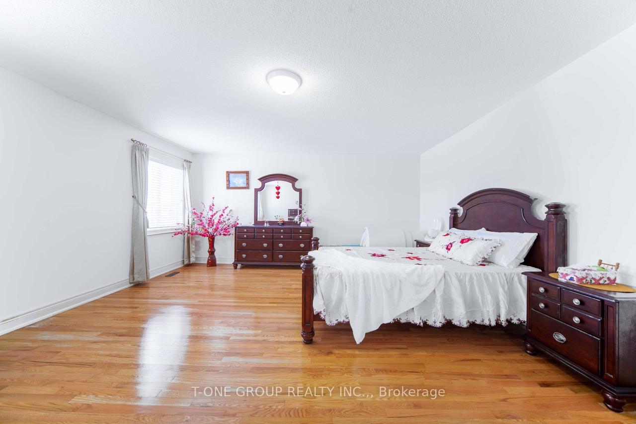 Photo 25 of 18 Yellow Pine Road, Brampton, Bram East — HOMEH