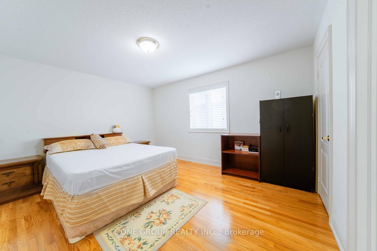 Photo 16 of 18 Yellow Pine Road, Brampton, Bram East — HOMEH