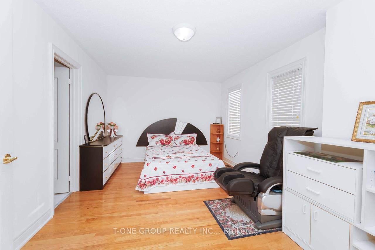 Photo 20 of 18 Yellow Pine Road, Brampton, Bram East — HOMEH