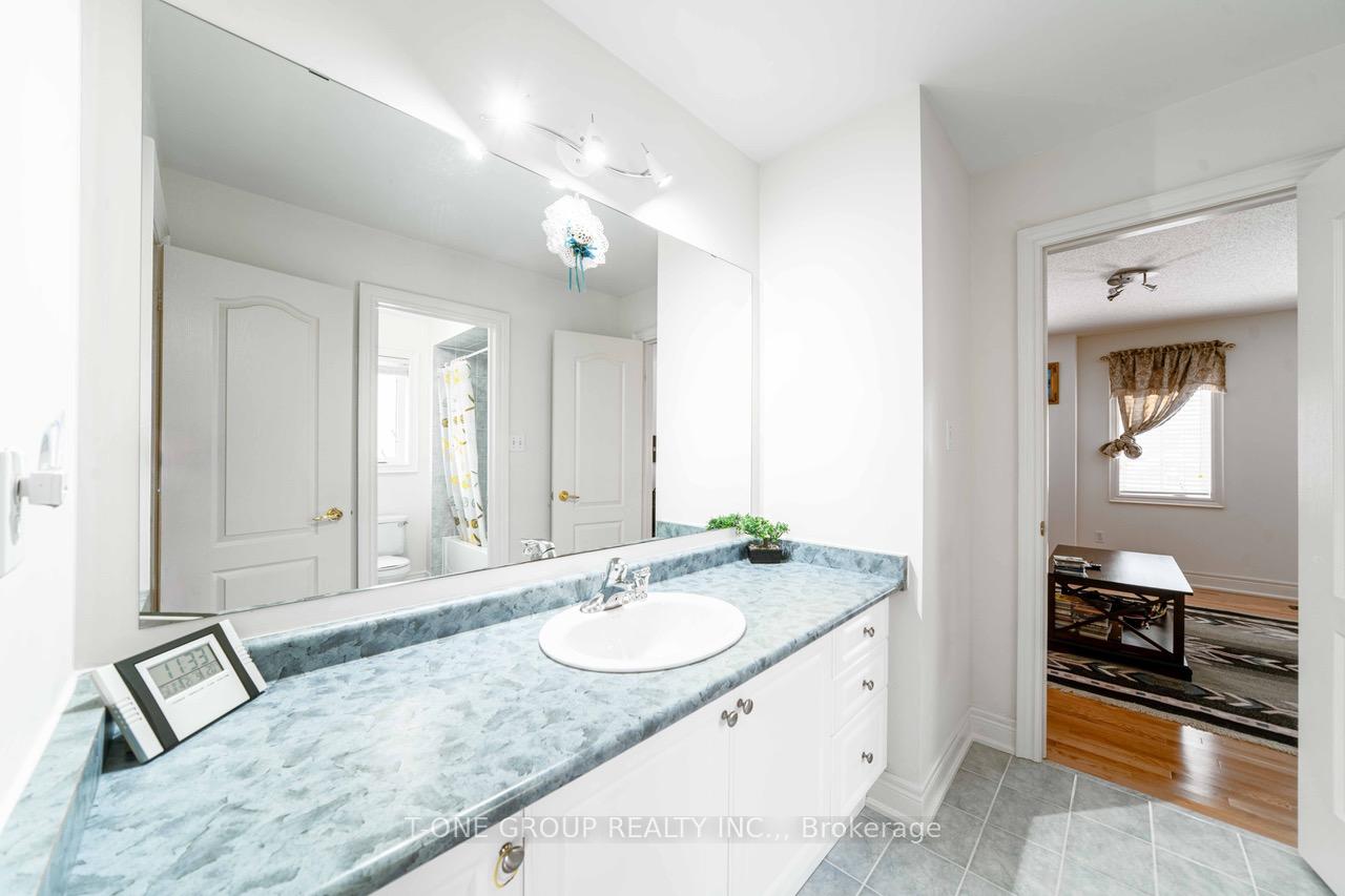 Photo 23 of 18 Yellow Pine Road, Brampton, Bram East — HOMEH