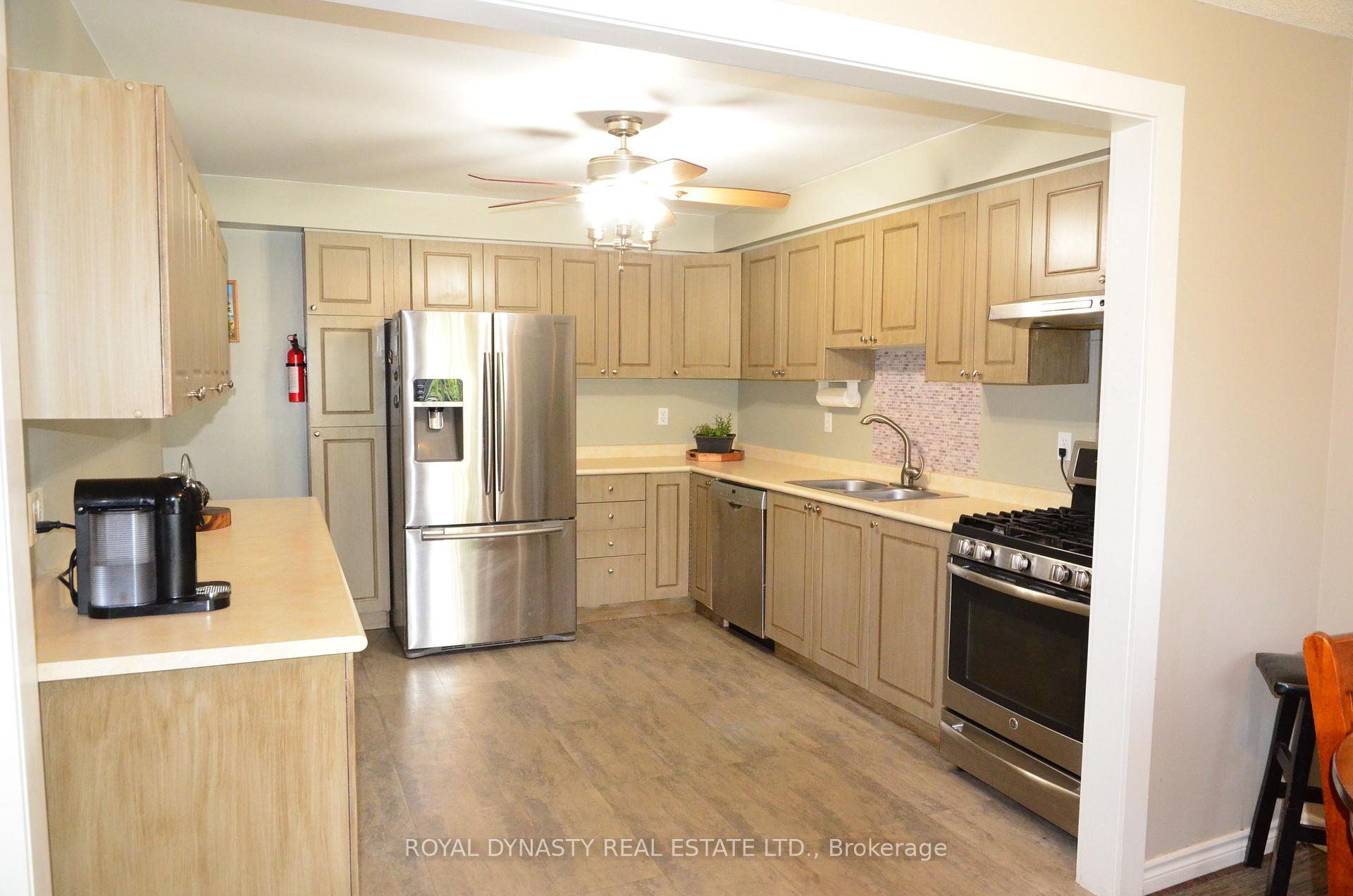 Photo 7 of 8 Kate Aitken Crescent, New Tecumseth, Beeton — HOMEH
