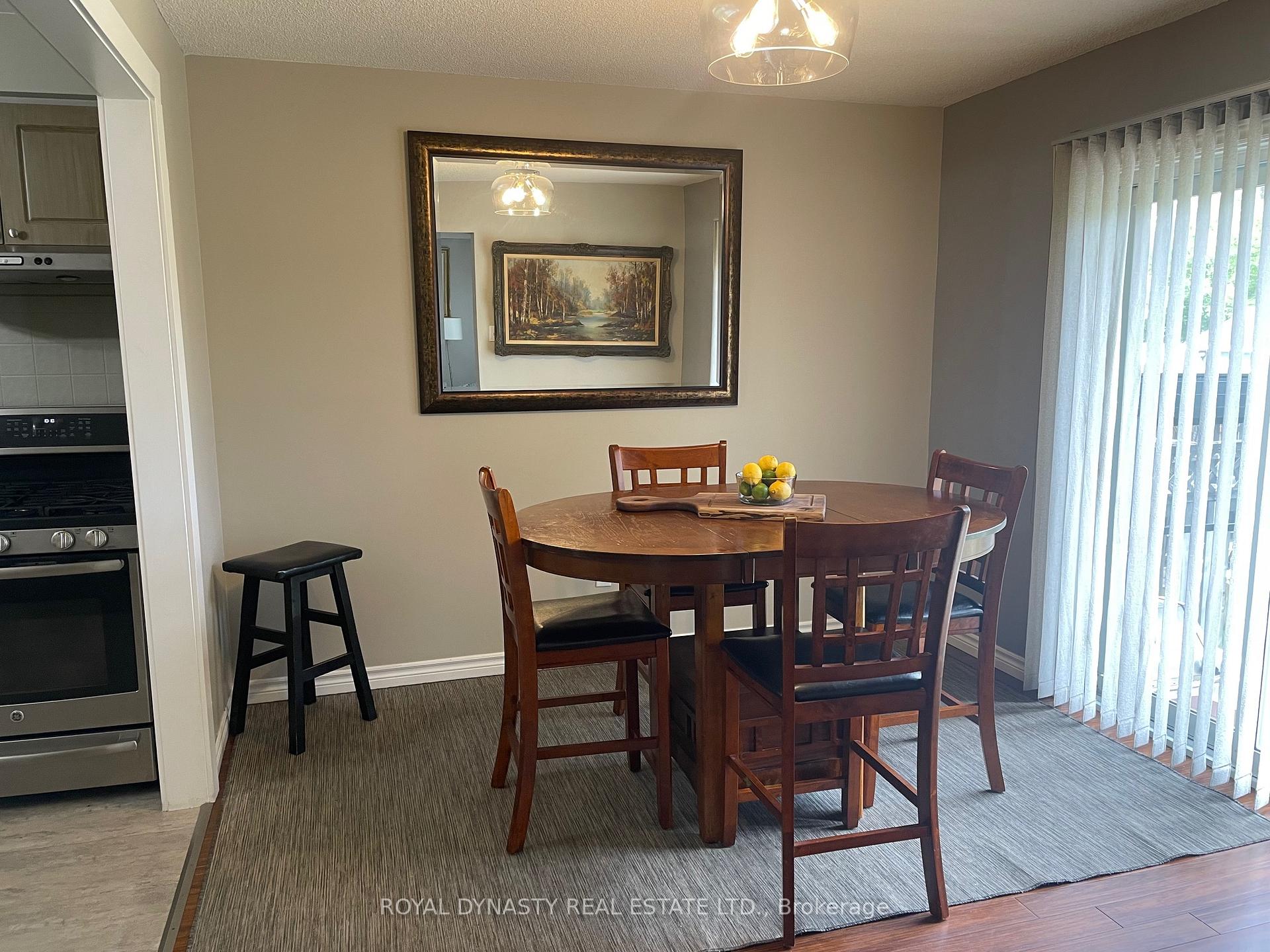 Photo 10 of 8 Kate Aitken Crescent, New Tecumseth, Beeton — HOMEH