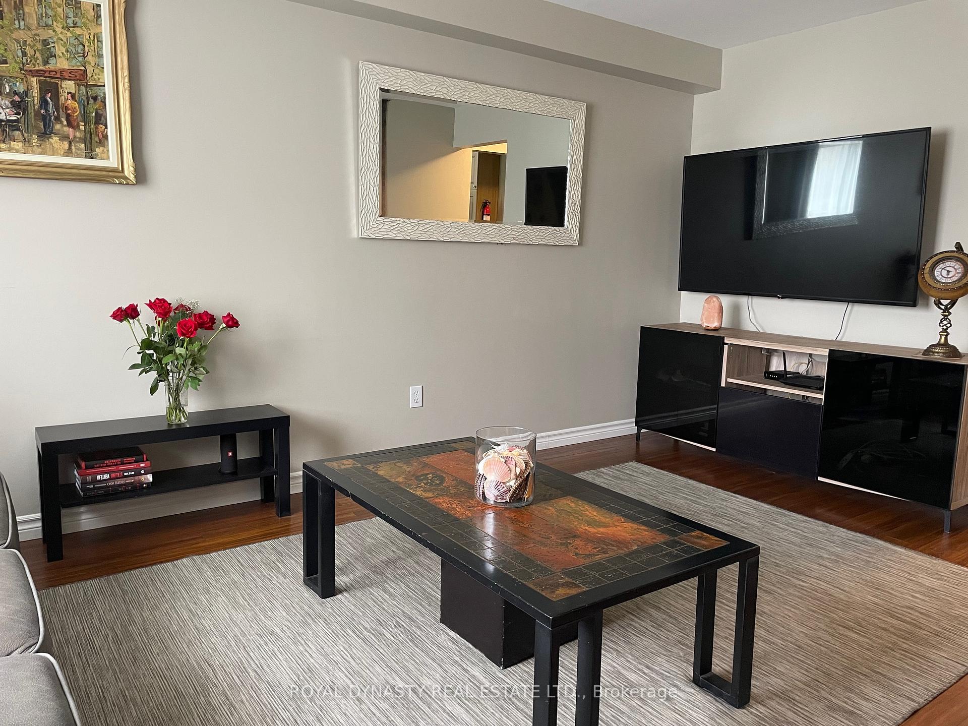 Photo 13 of 8 Kate Aitken Crescent, New Tecumseth, Beeton — HOMEH