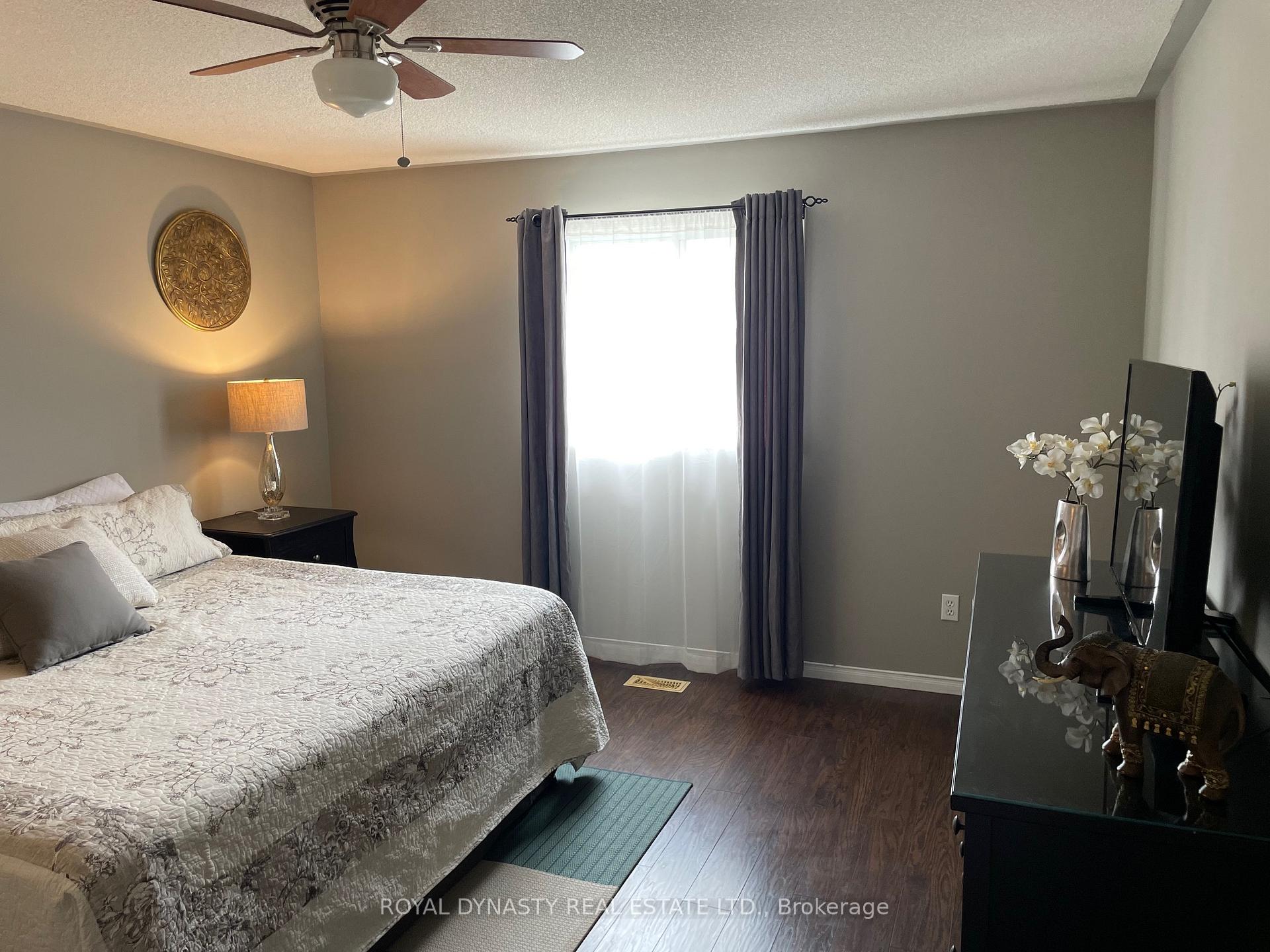 Photo 5 of 8 Kate Aitken Crescent, New Tecumseth, Beeton — HOMEH