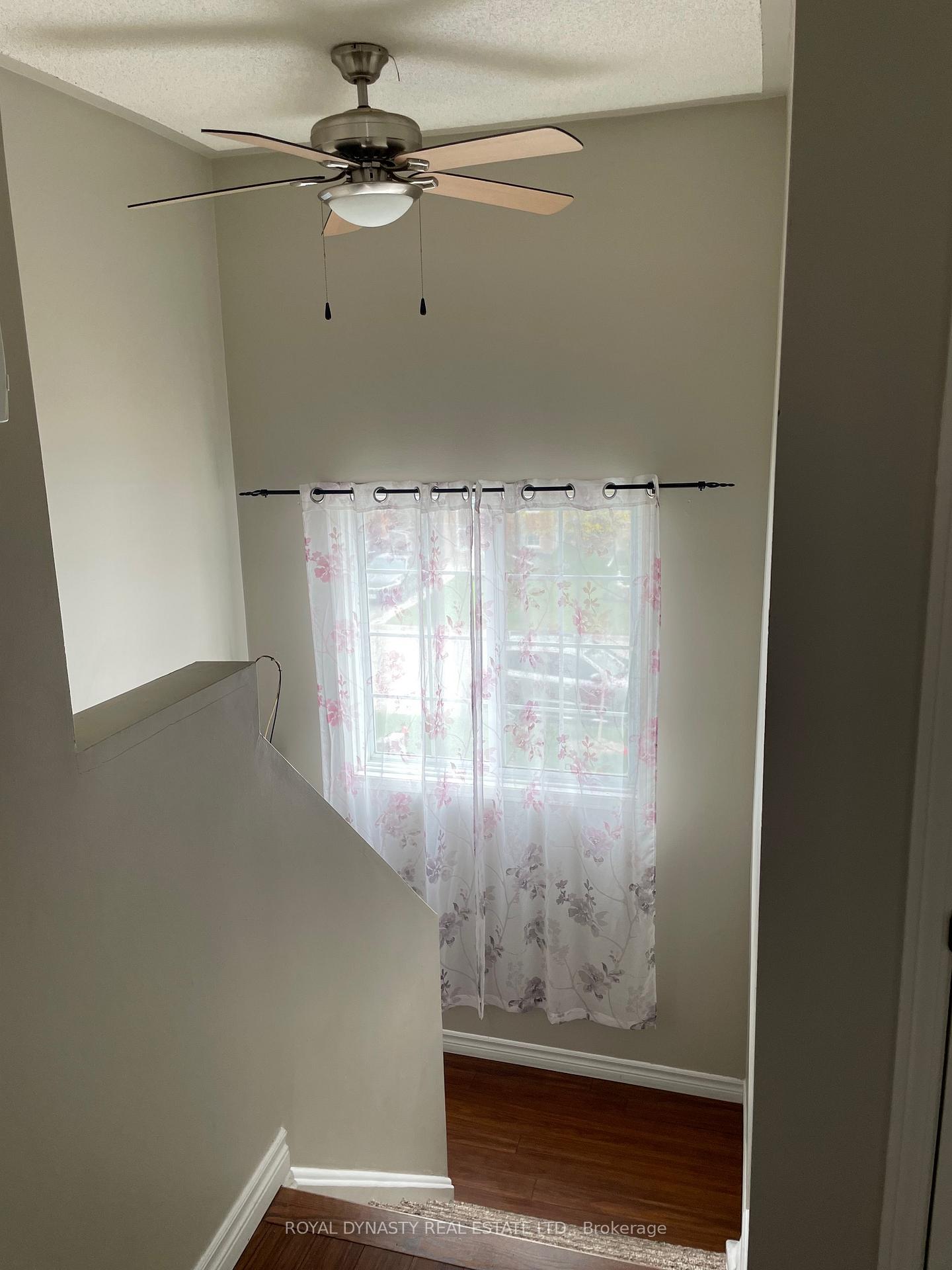 Photo 32 of 8 Kate Aitken Crescent, New Tecumseth, Beeton — HOMEH