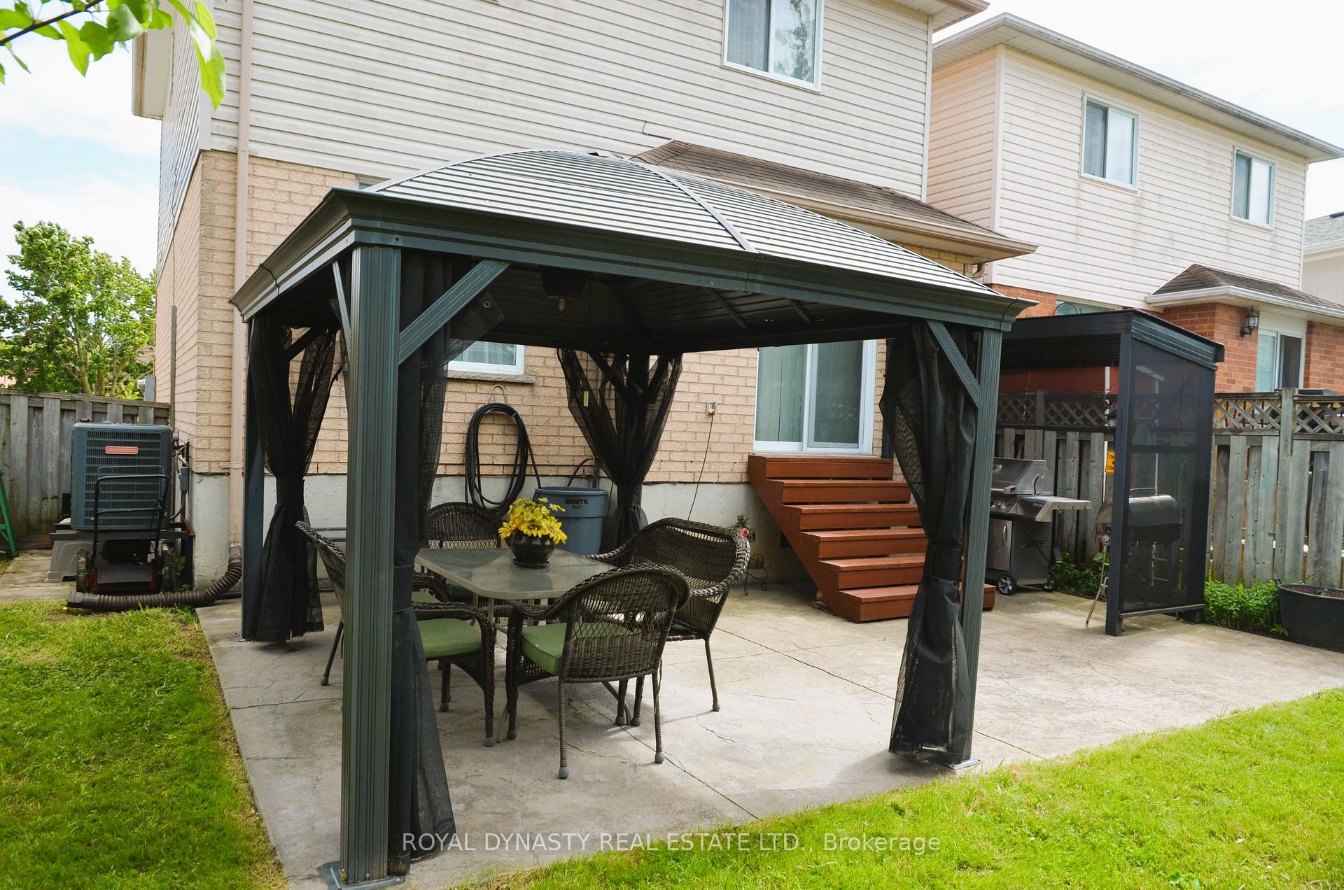 Photo 42 of 8 Kate Aitken Crescent, New Tecumseth, Beeton — HOMEH