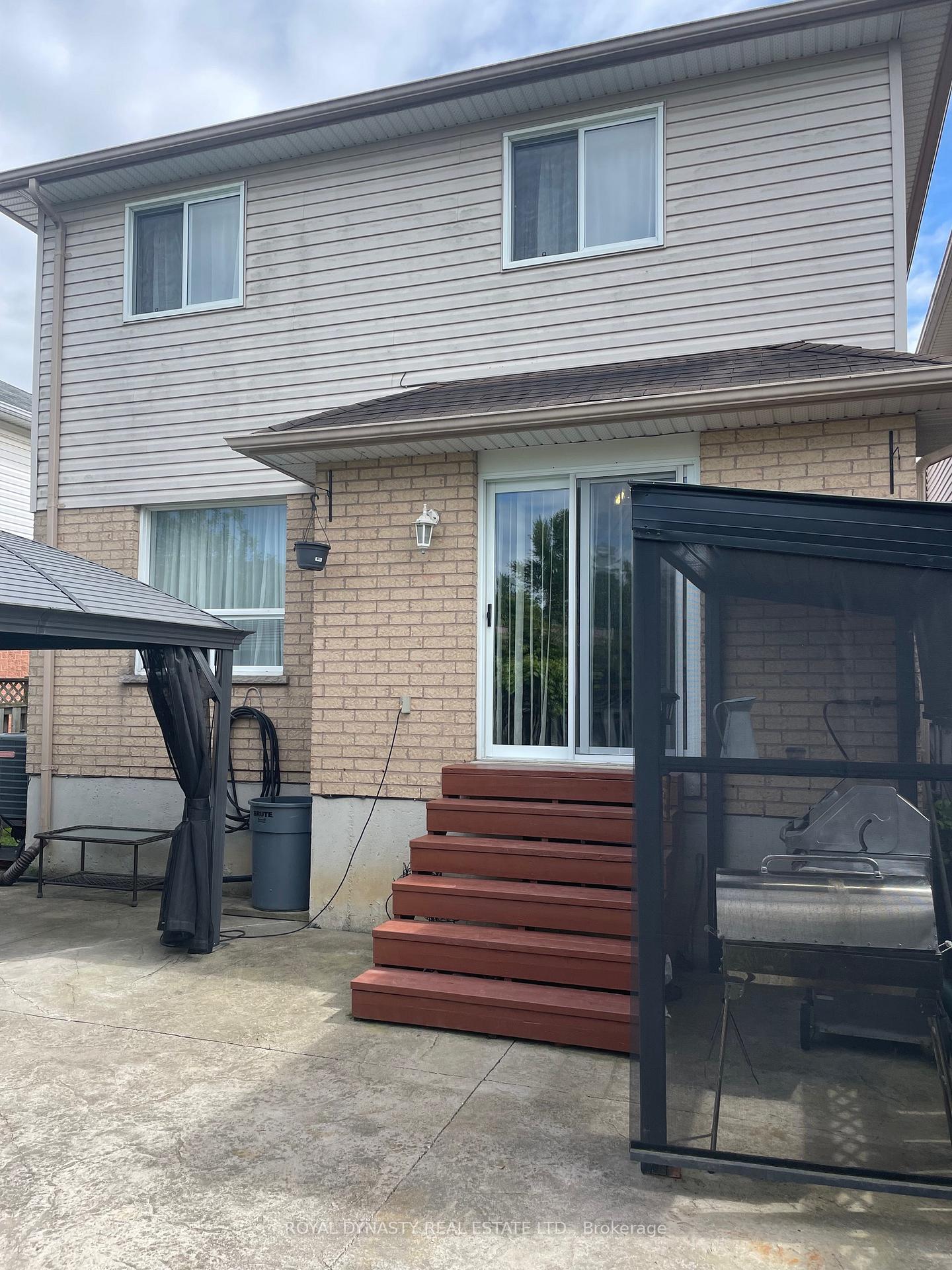Photo 41 of 8 Kate Aitken Crescent, New Tecumseth, Beeton — HOMEH