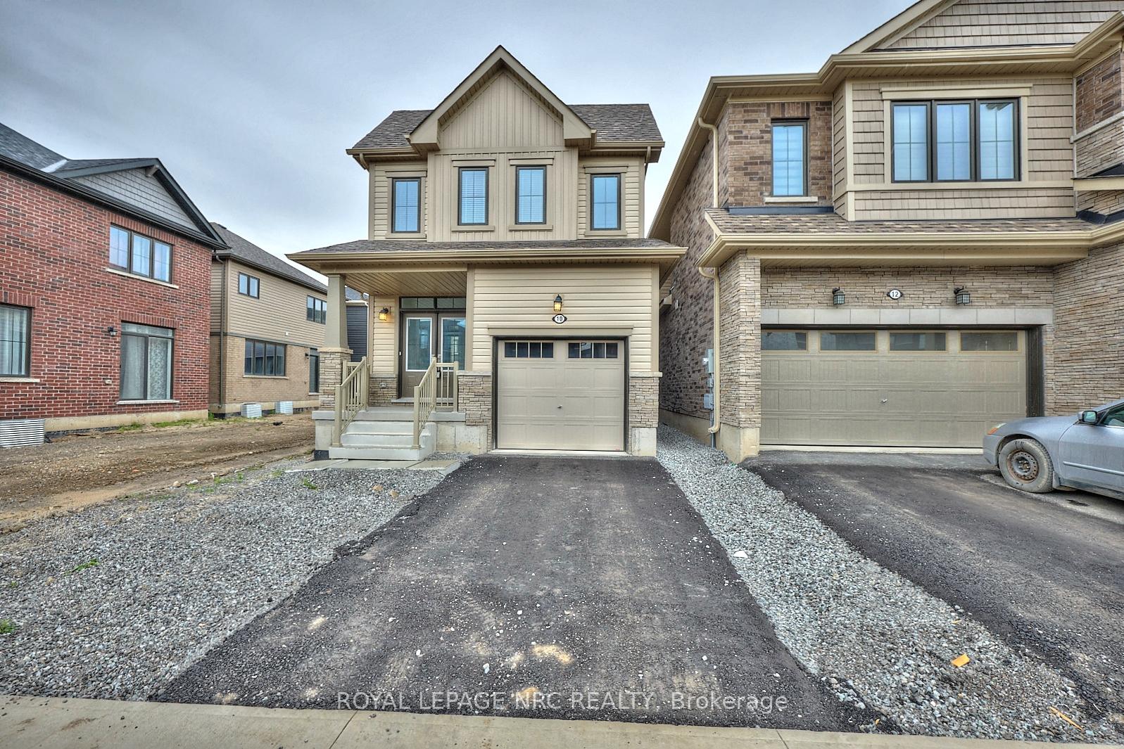 Front of 10 Heritage Way