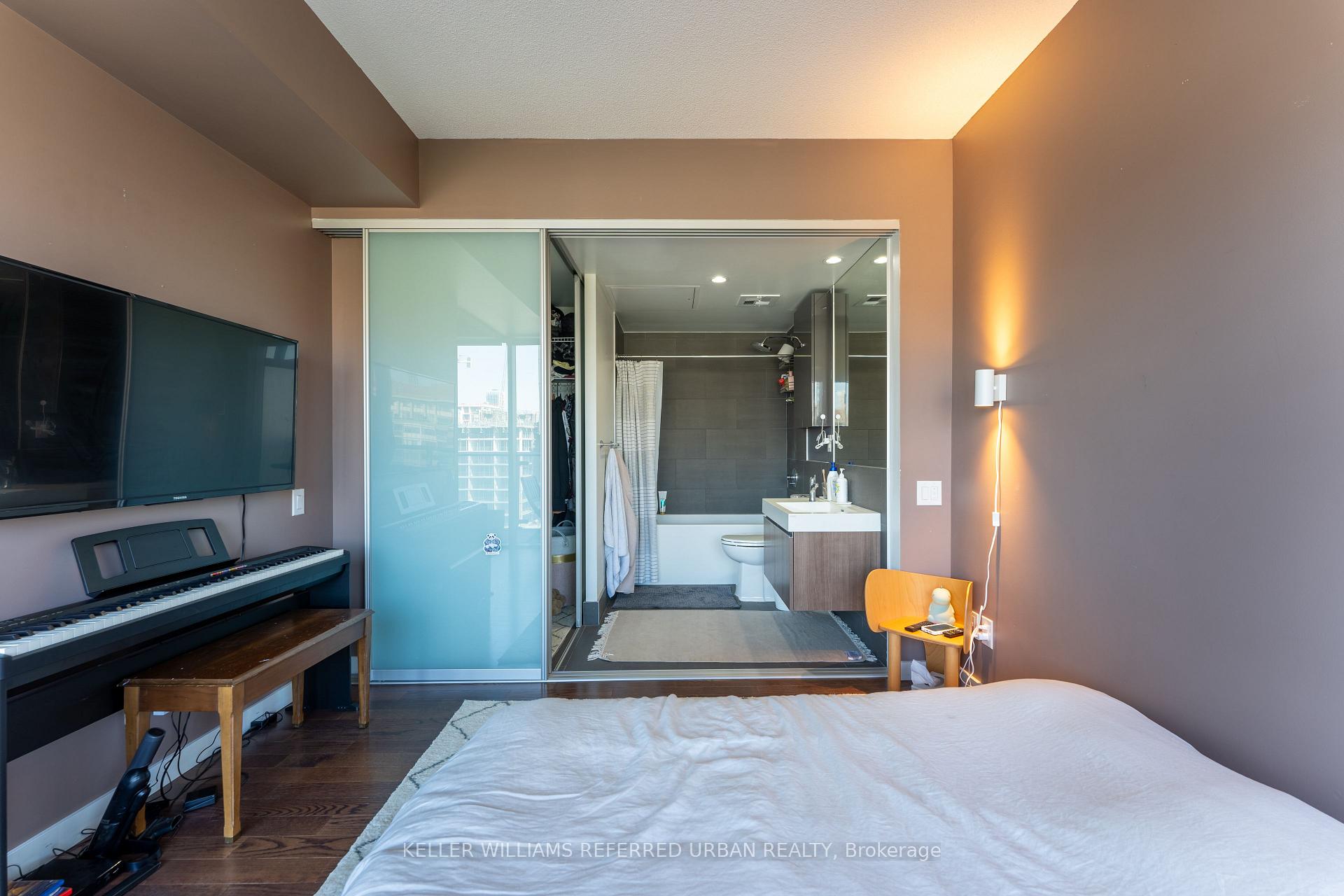 Photo 6 of Unit 803, 70 Distillery Lane, Toronto, Waterfront Communities — HOMEH