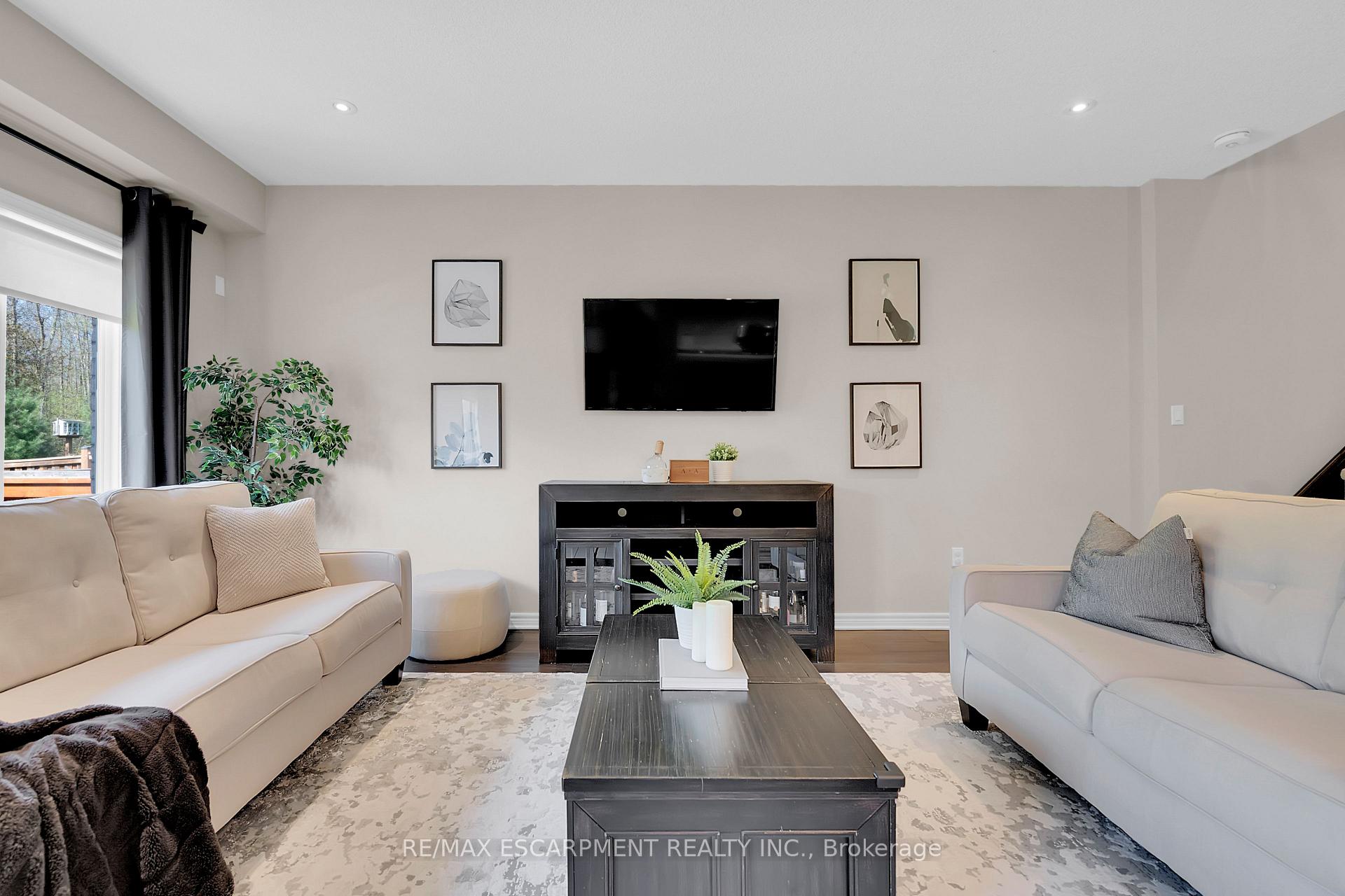 Photo 10 of 137 Kinsman Drive, Hamilton, Binbrook — HOMEH