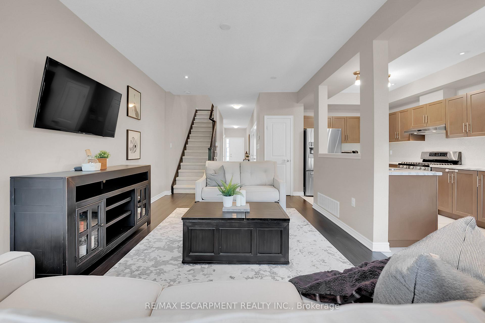 Photo 4 of 137 Kinsman Drive, Hamilton, Binbrook — HOMEH