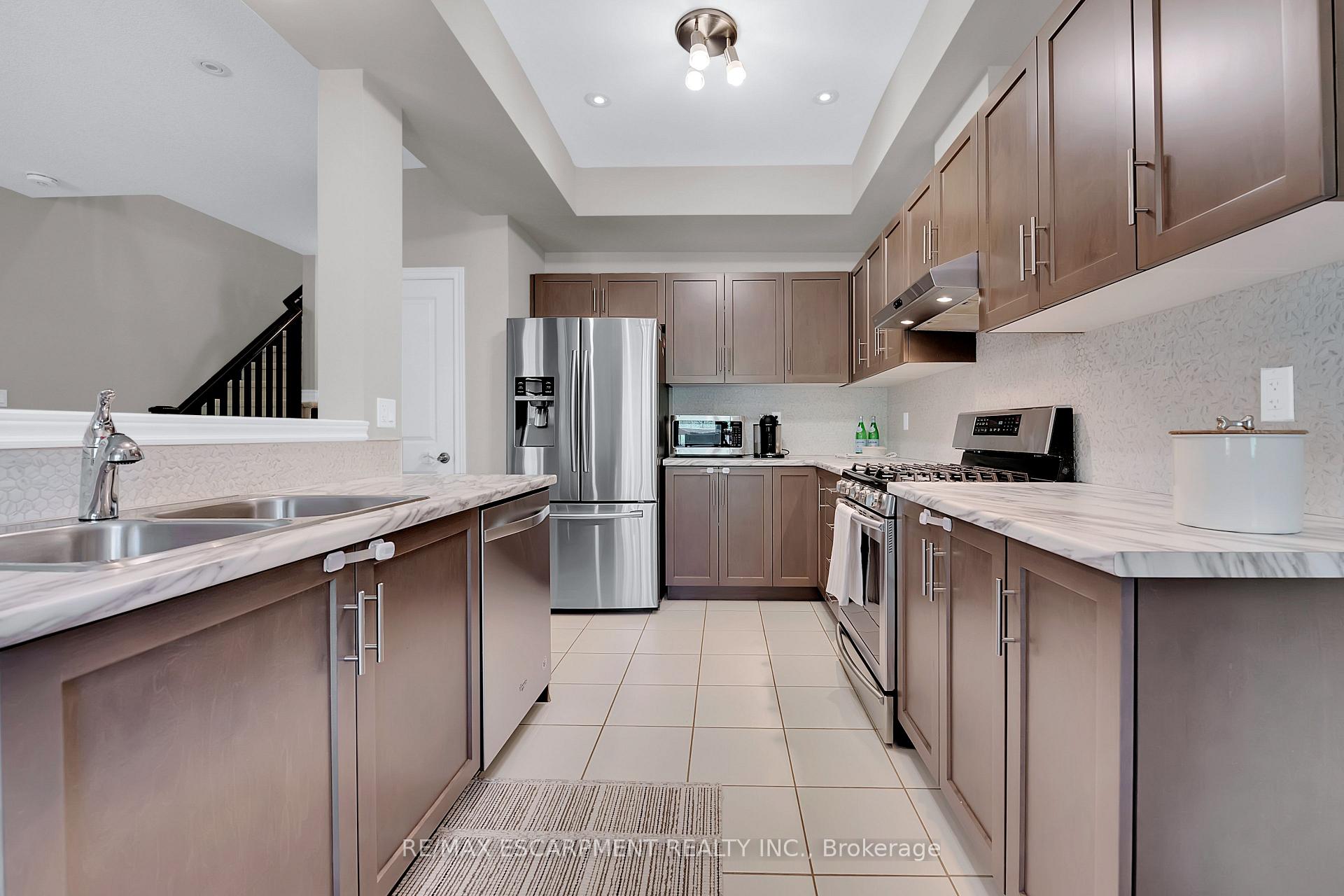 Photo 11 of 137 Kinsman Drive, Hamilton, Binbrook — HOMEH